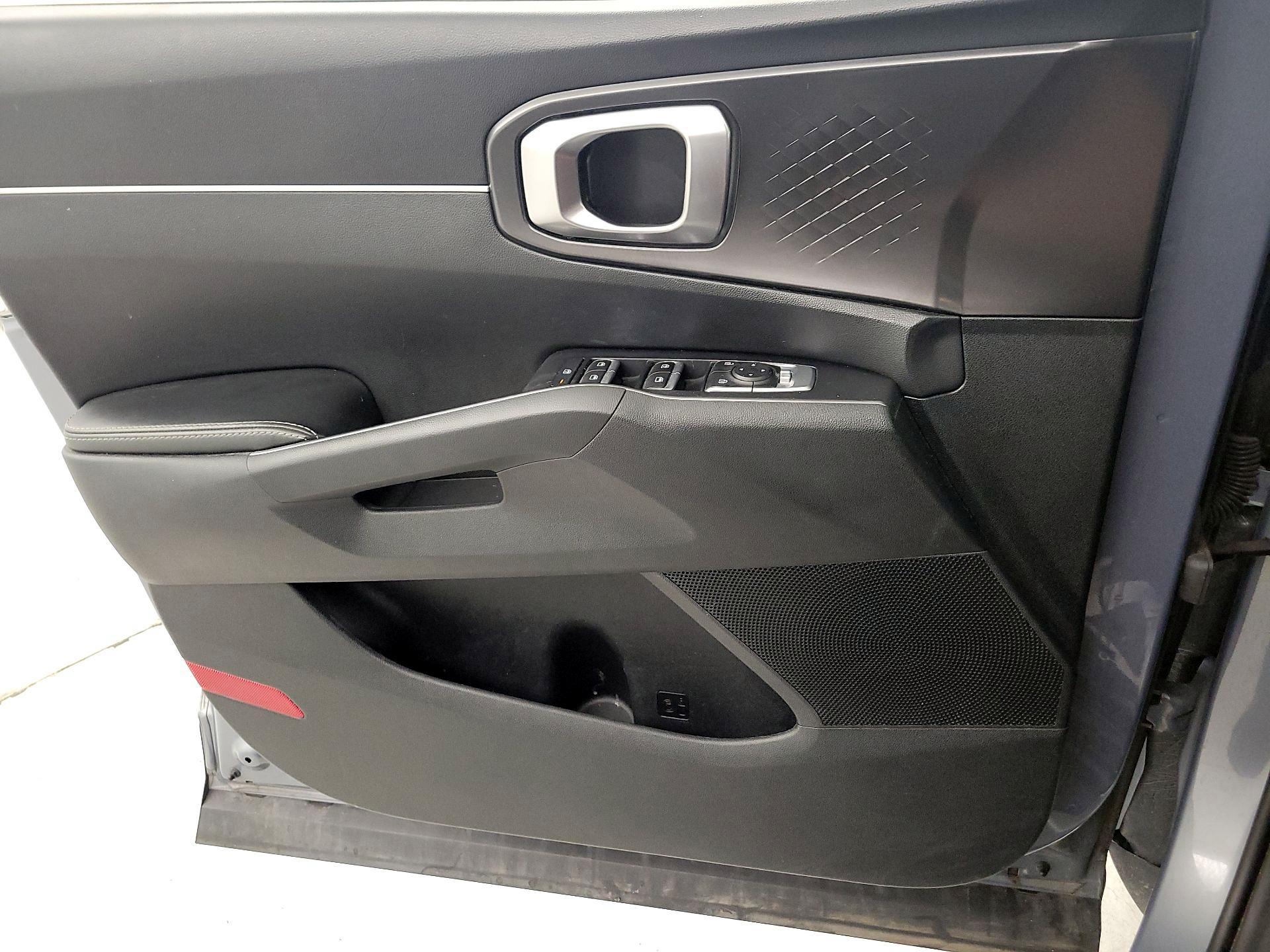 Thumbnail: 2022 Kia Sorento - 12