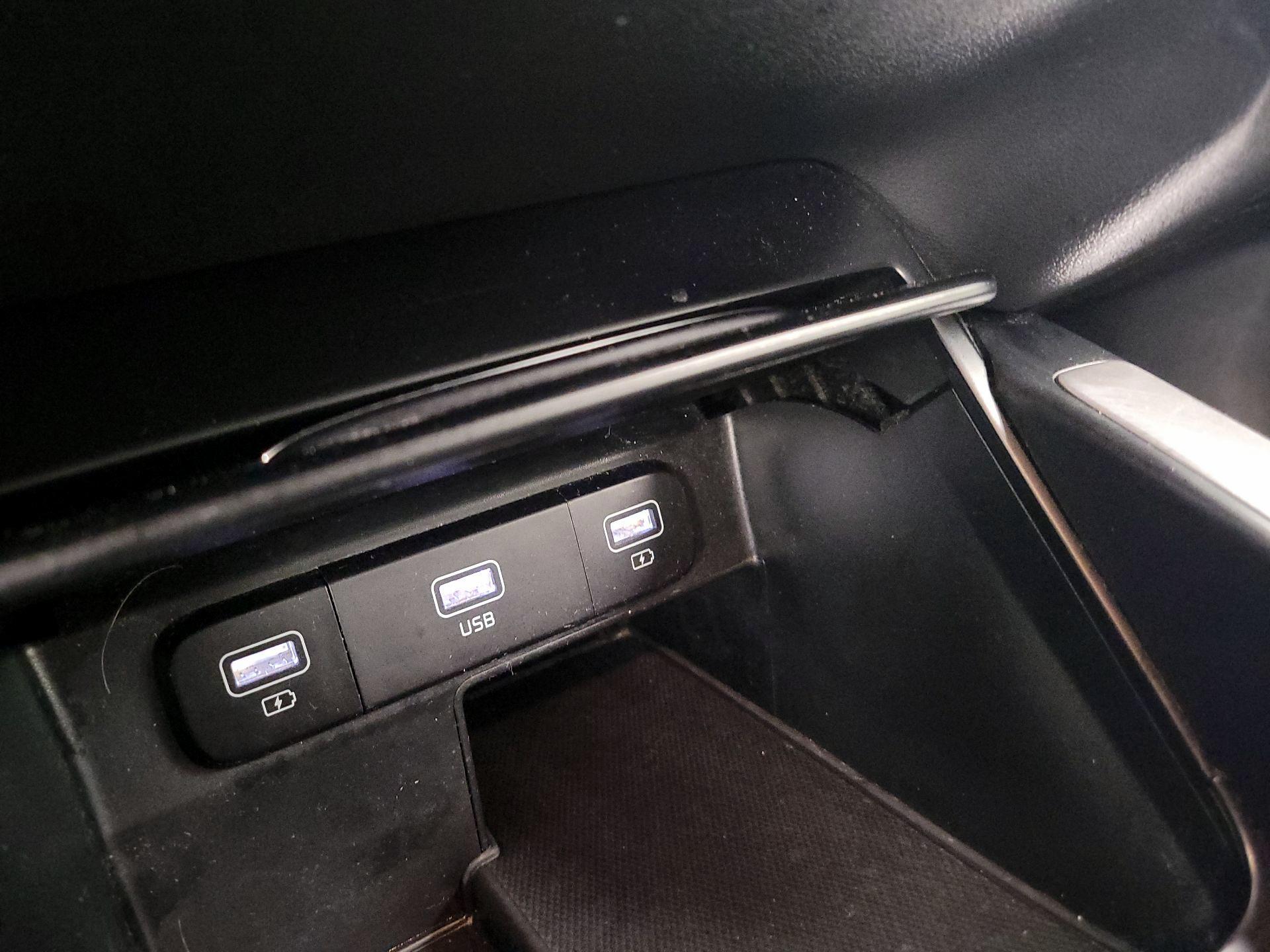 Thumbnail: 2022 Kia Sorento - 18