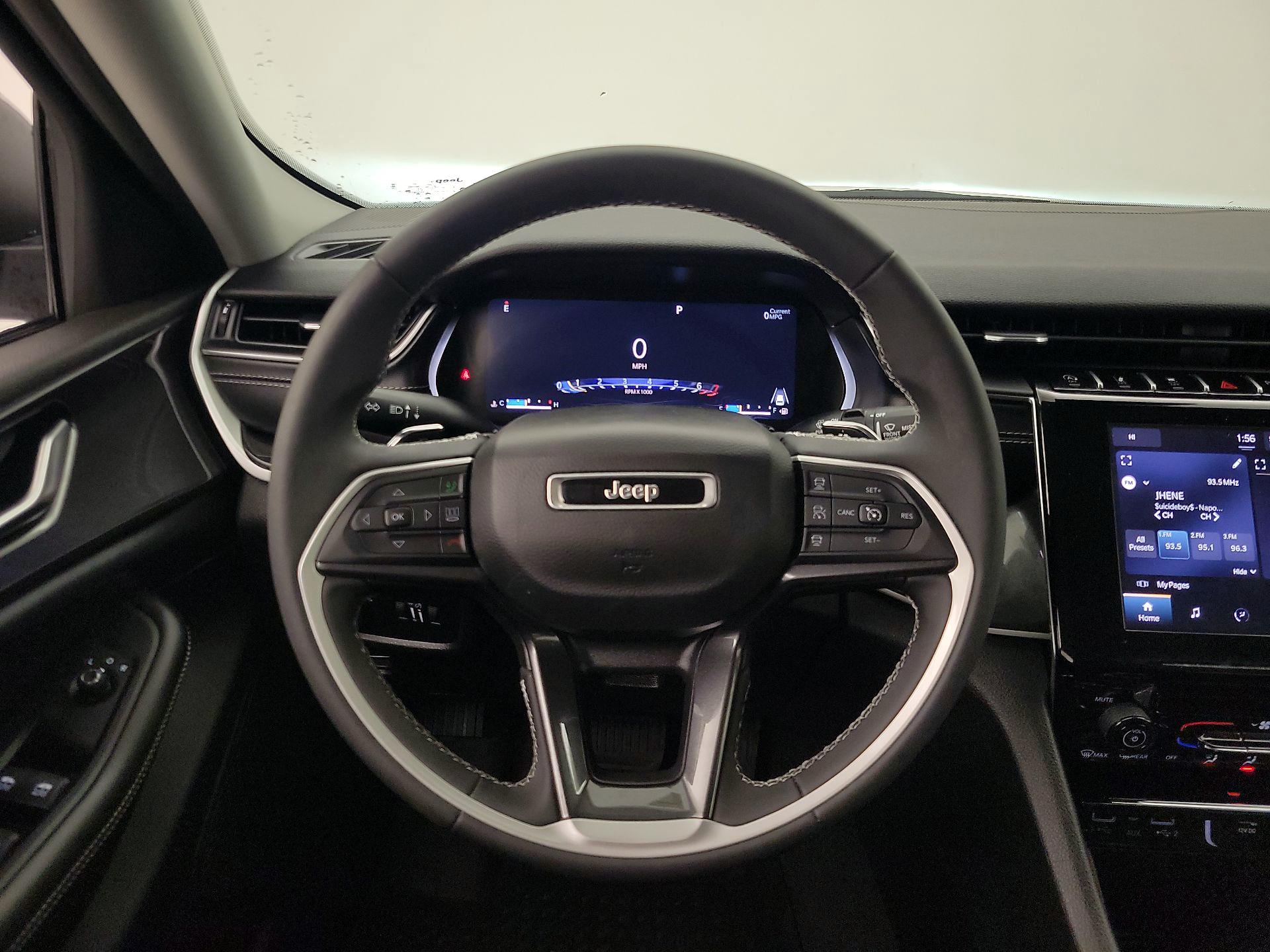 Thumbnail: 2023 Jeep Grand Cherokee - 10