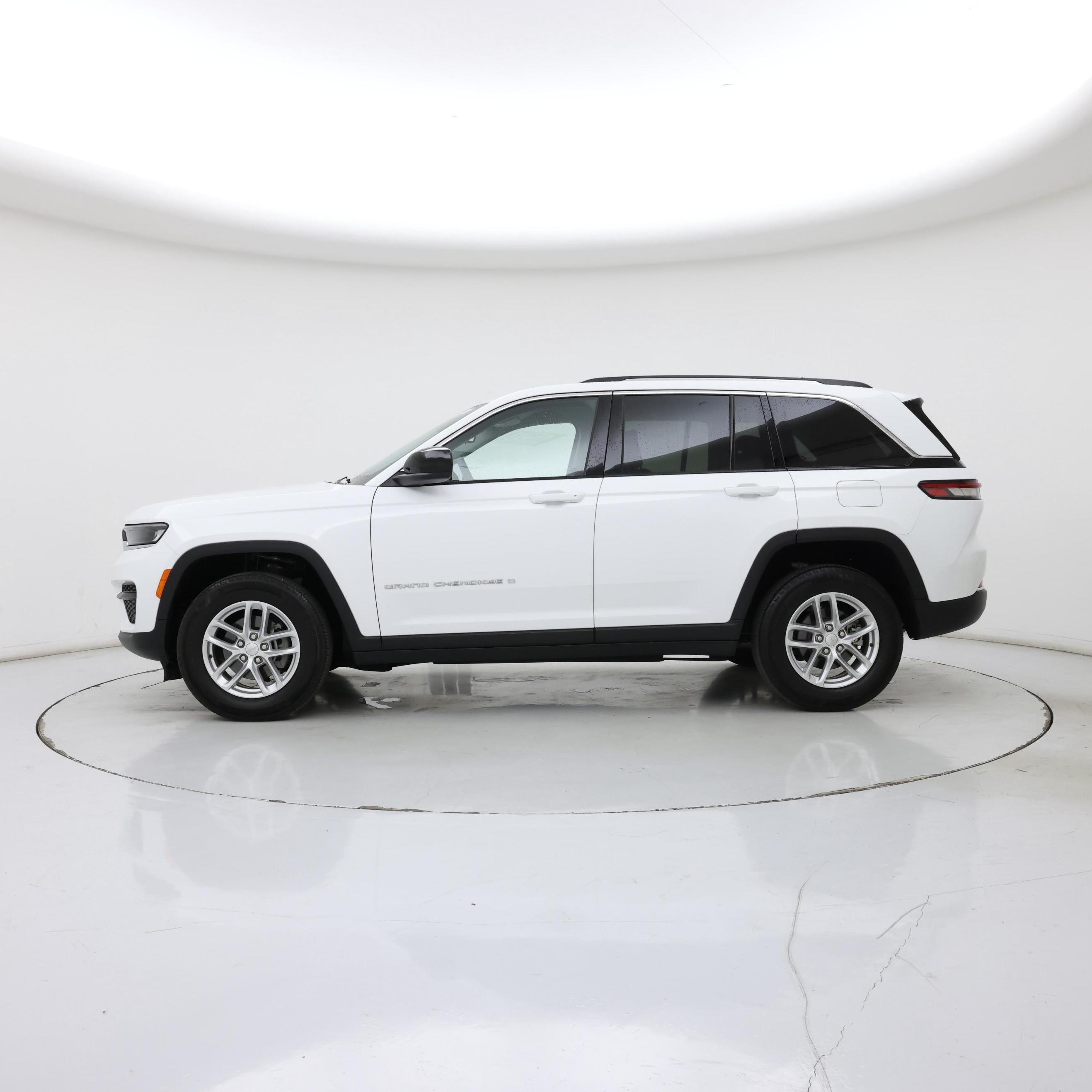 Thumbnail: 2023 Jeep Grand Cherokee - 3