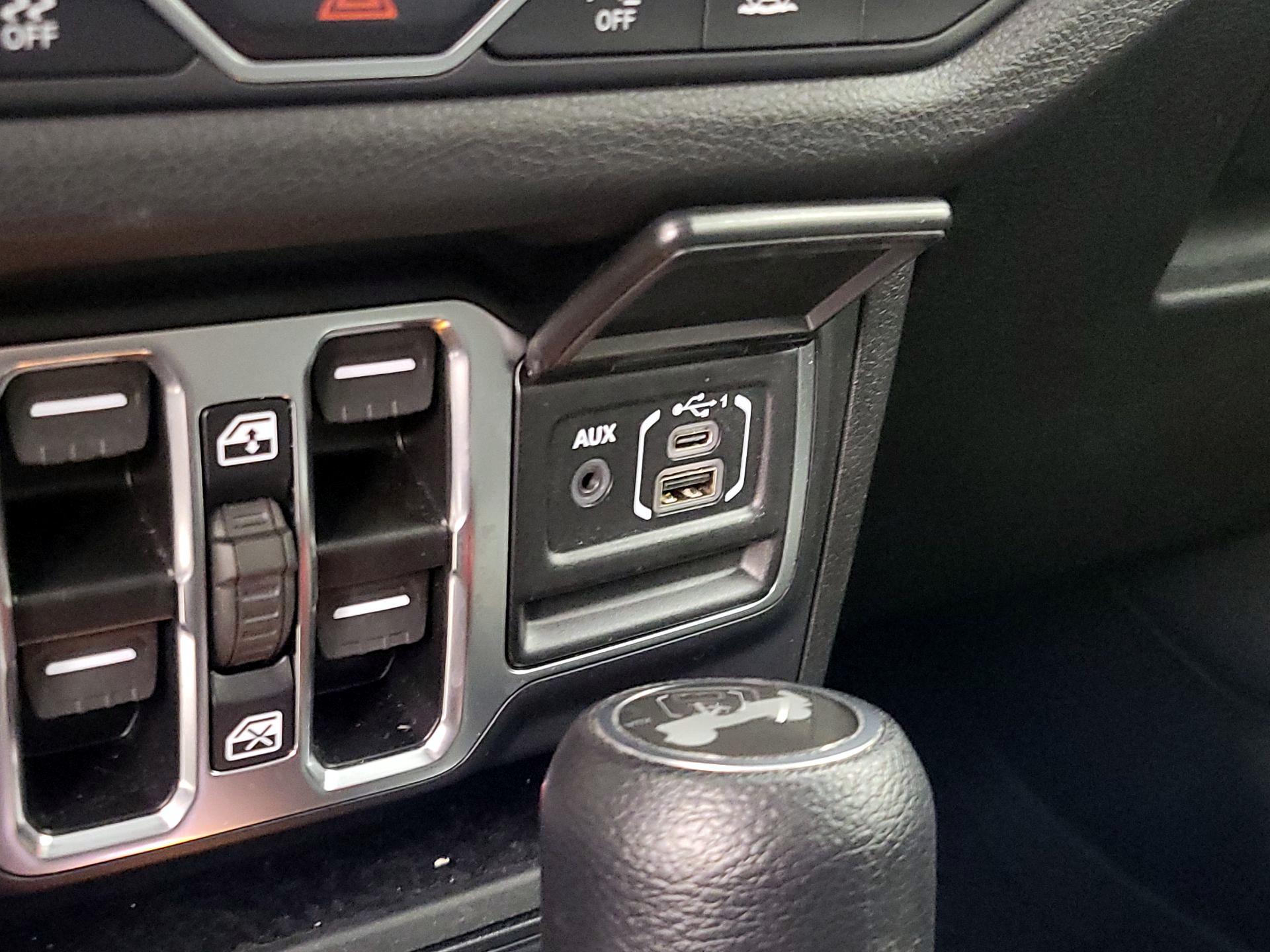 Thumbnail: 2024 Jeep Wrangler - 18