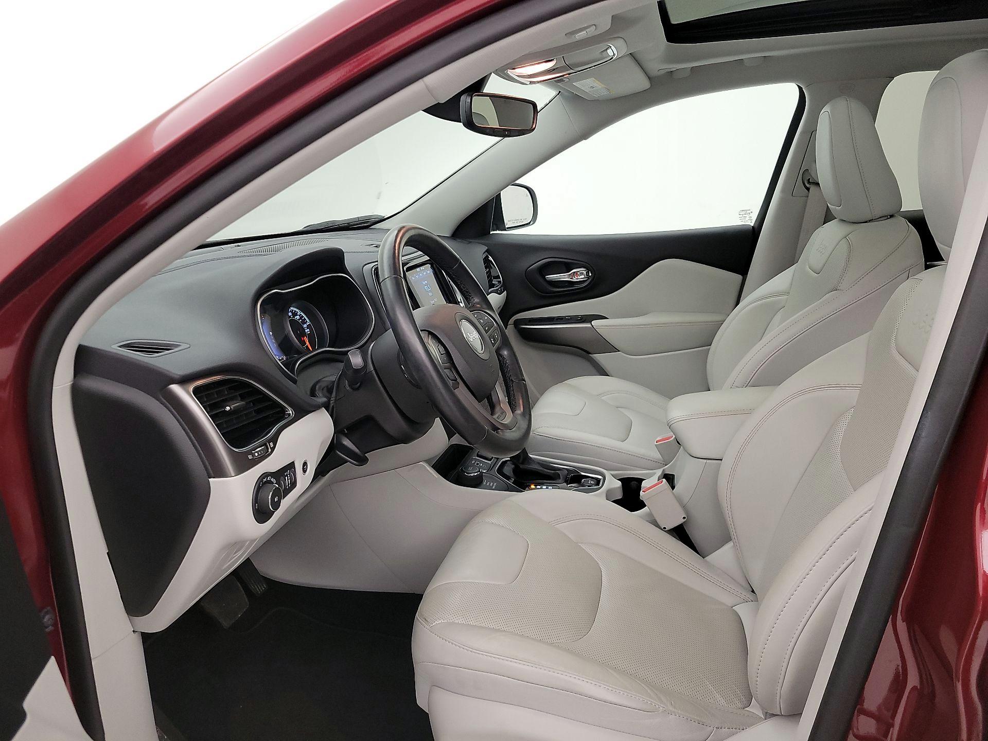 Thumbnail: 2021 Jeep Cherokee - 11