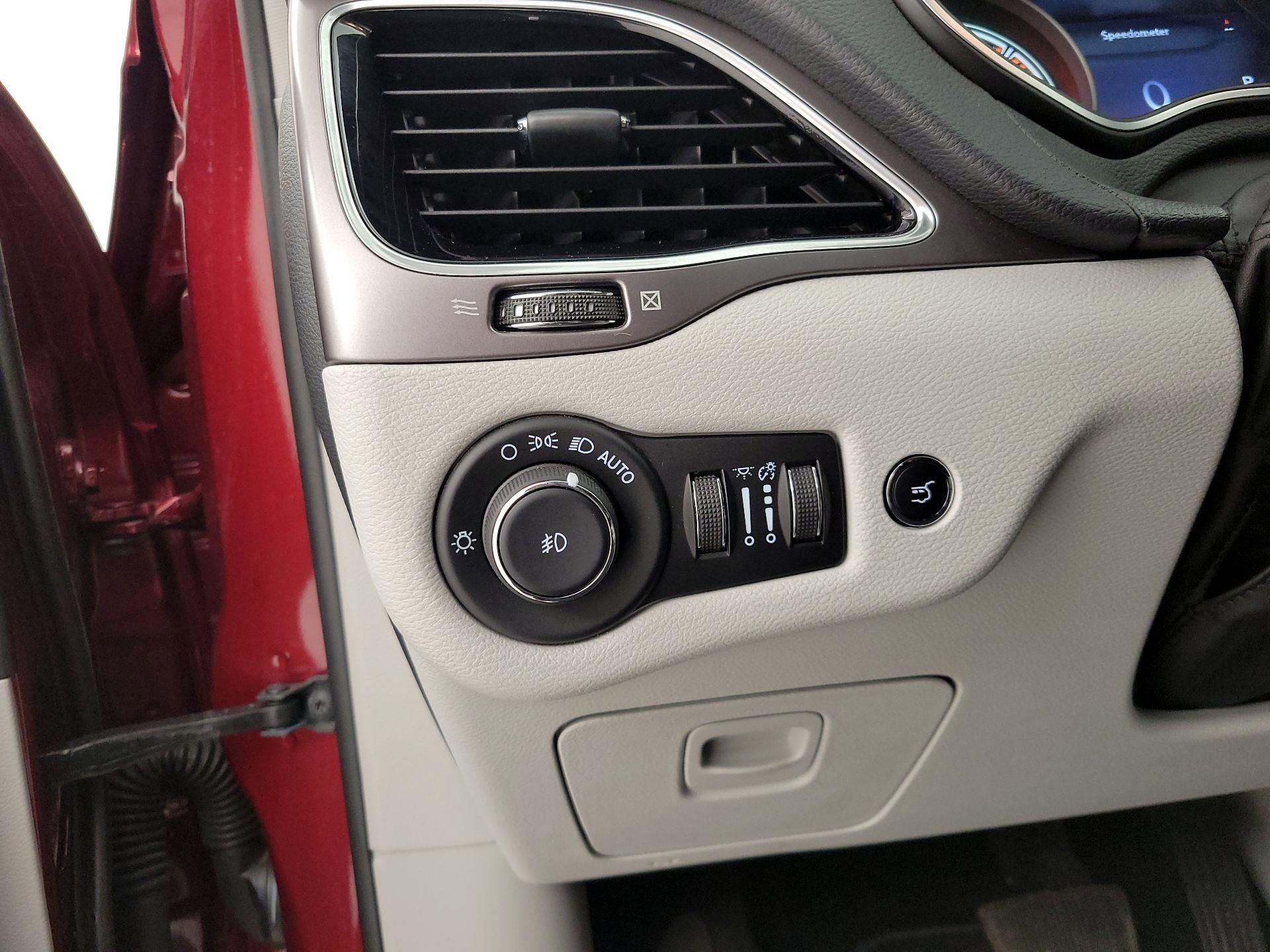 Thumbnail: 2021 Jeep Cherokee - 13