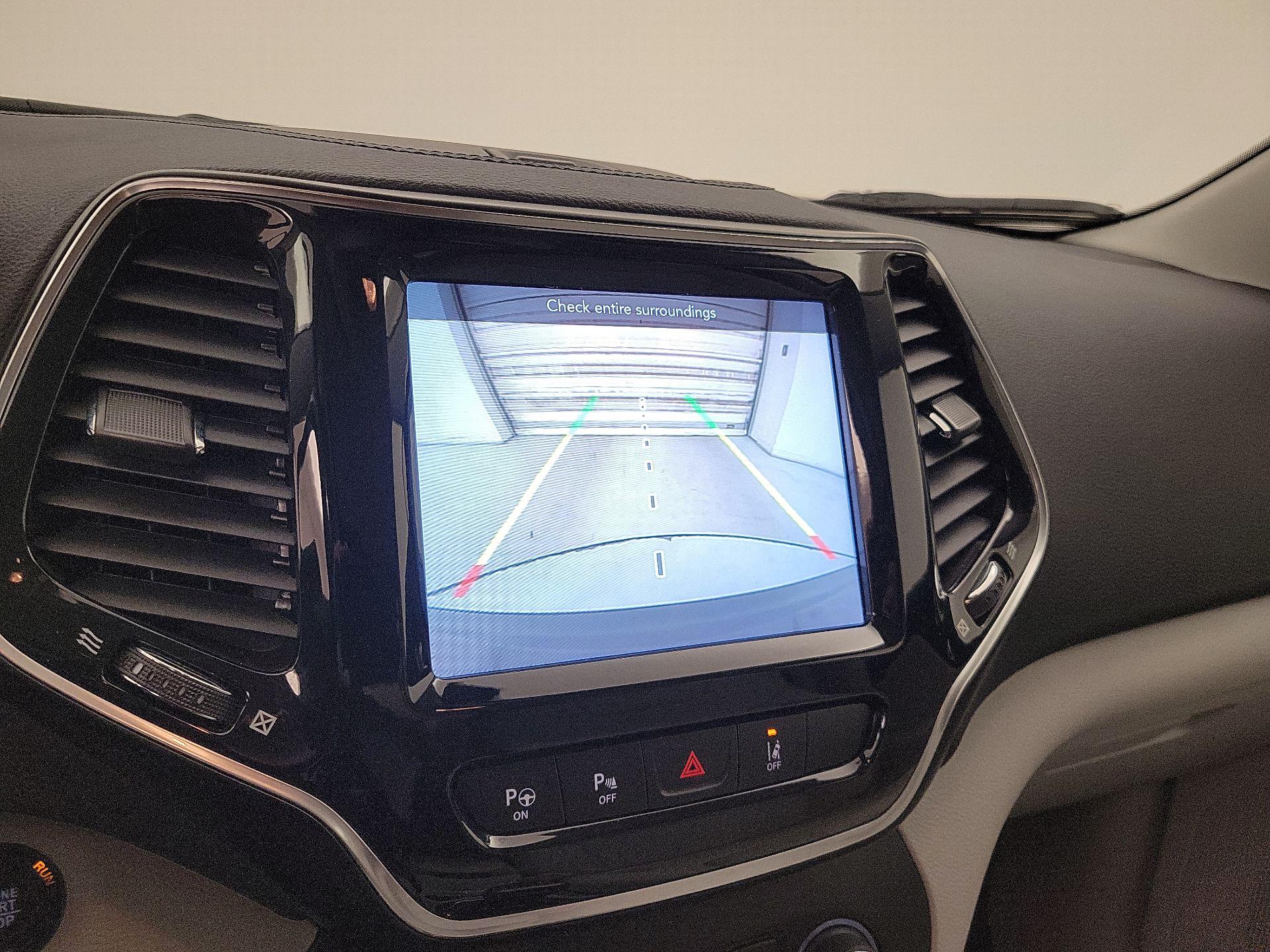 Thumbnail: 2021 Jeep Cherokee - 14