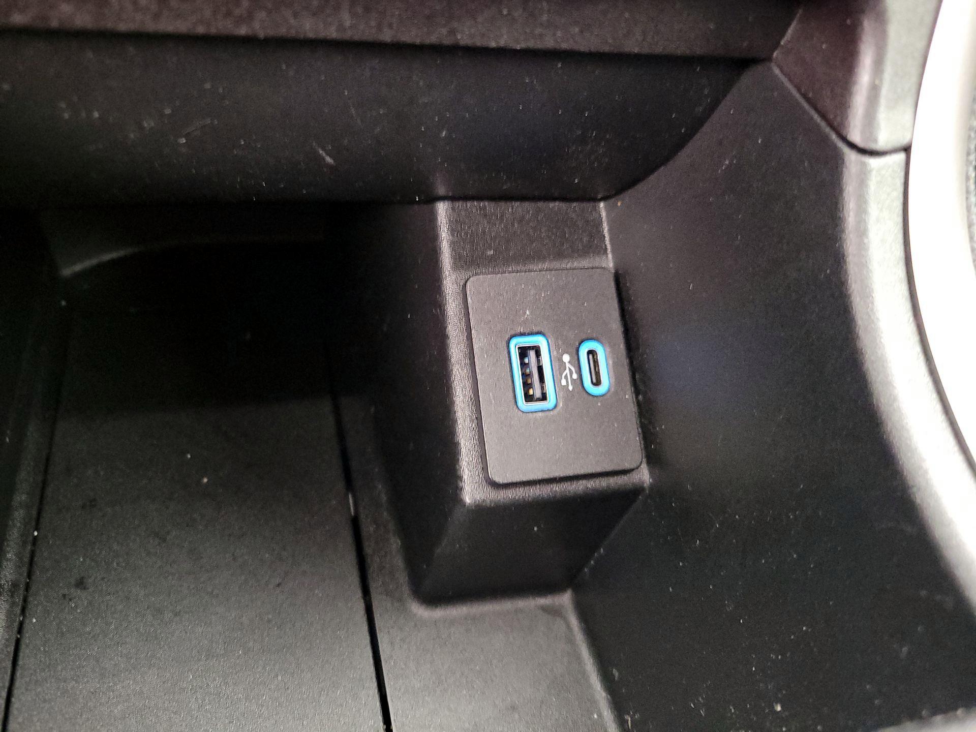 Thumbnail: 2023 Ford Edge - 18