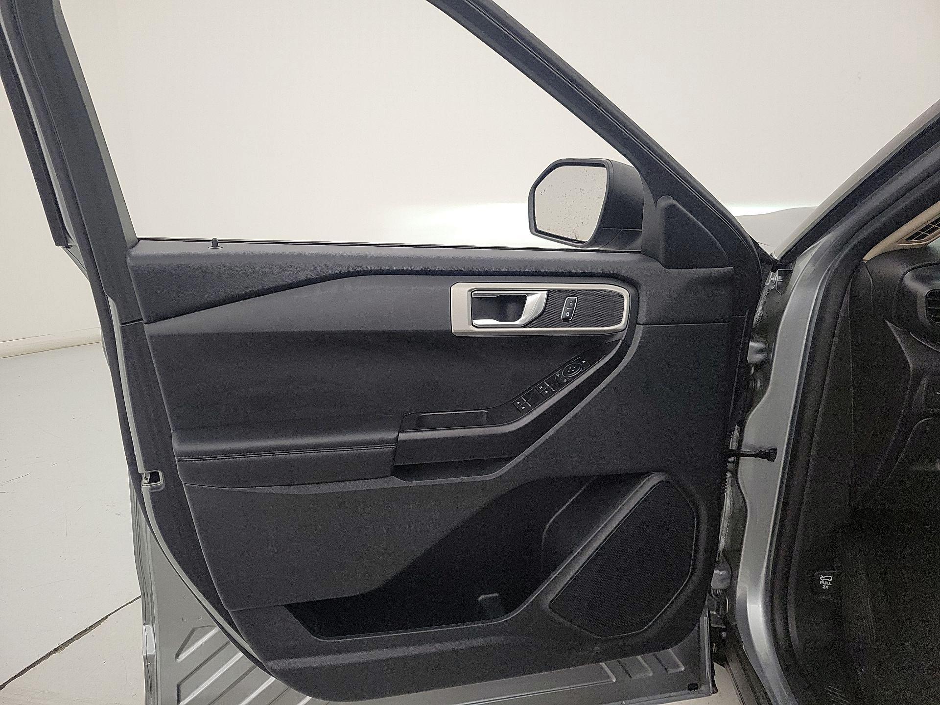 Thumbnail: 2022 Ford Explorer - 12