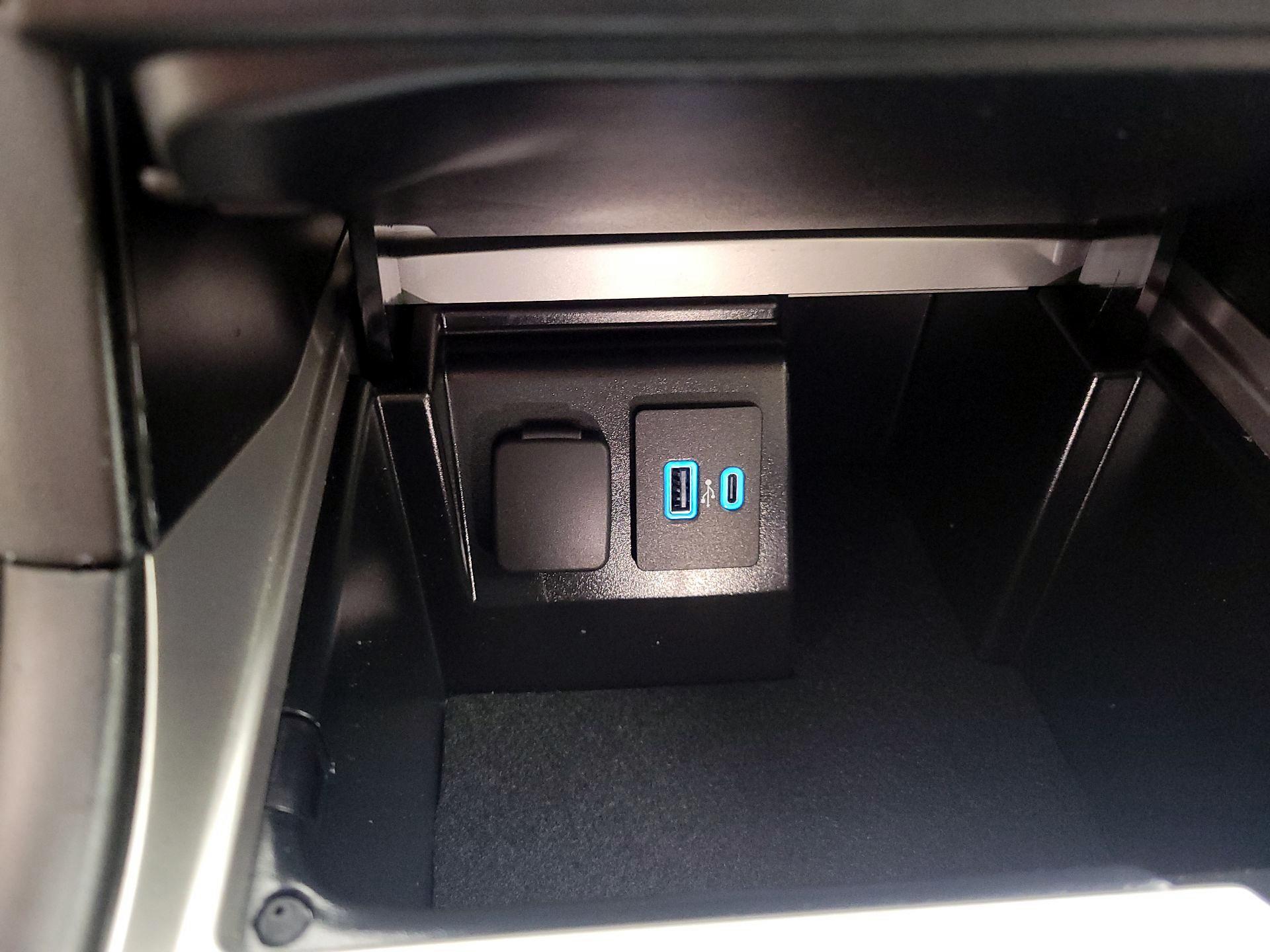 Thumbnail: 2022 Ford Explorer - 18