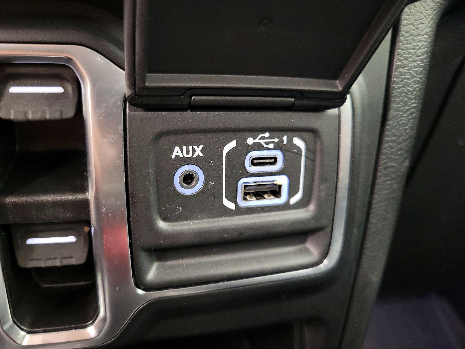 Thumbnail: 2021 Jeep Wrangler - 19