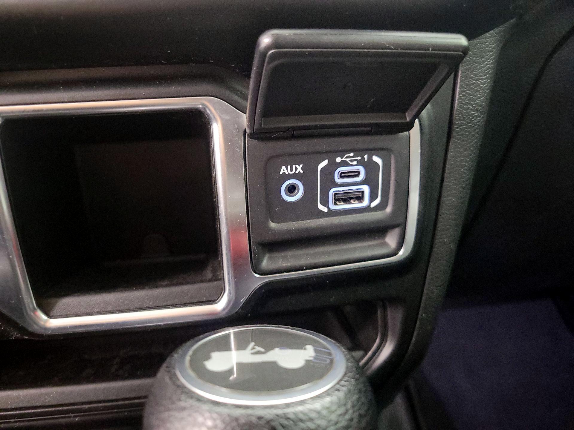 Thumbnail: 2021 Jeep Wrangler - 18