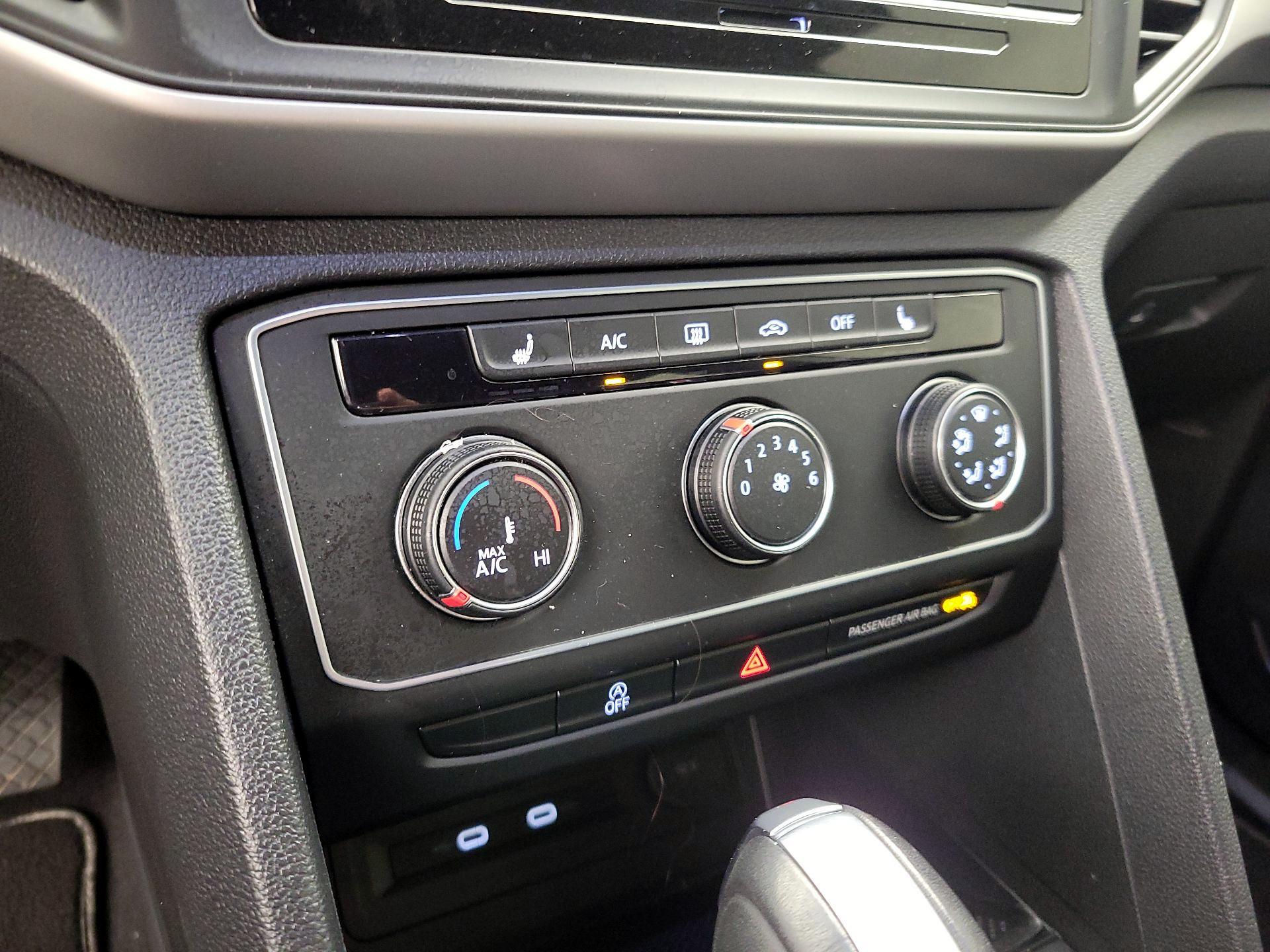 Thumbnail: 2022 Volkswagen Atlas - 16