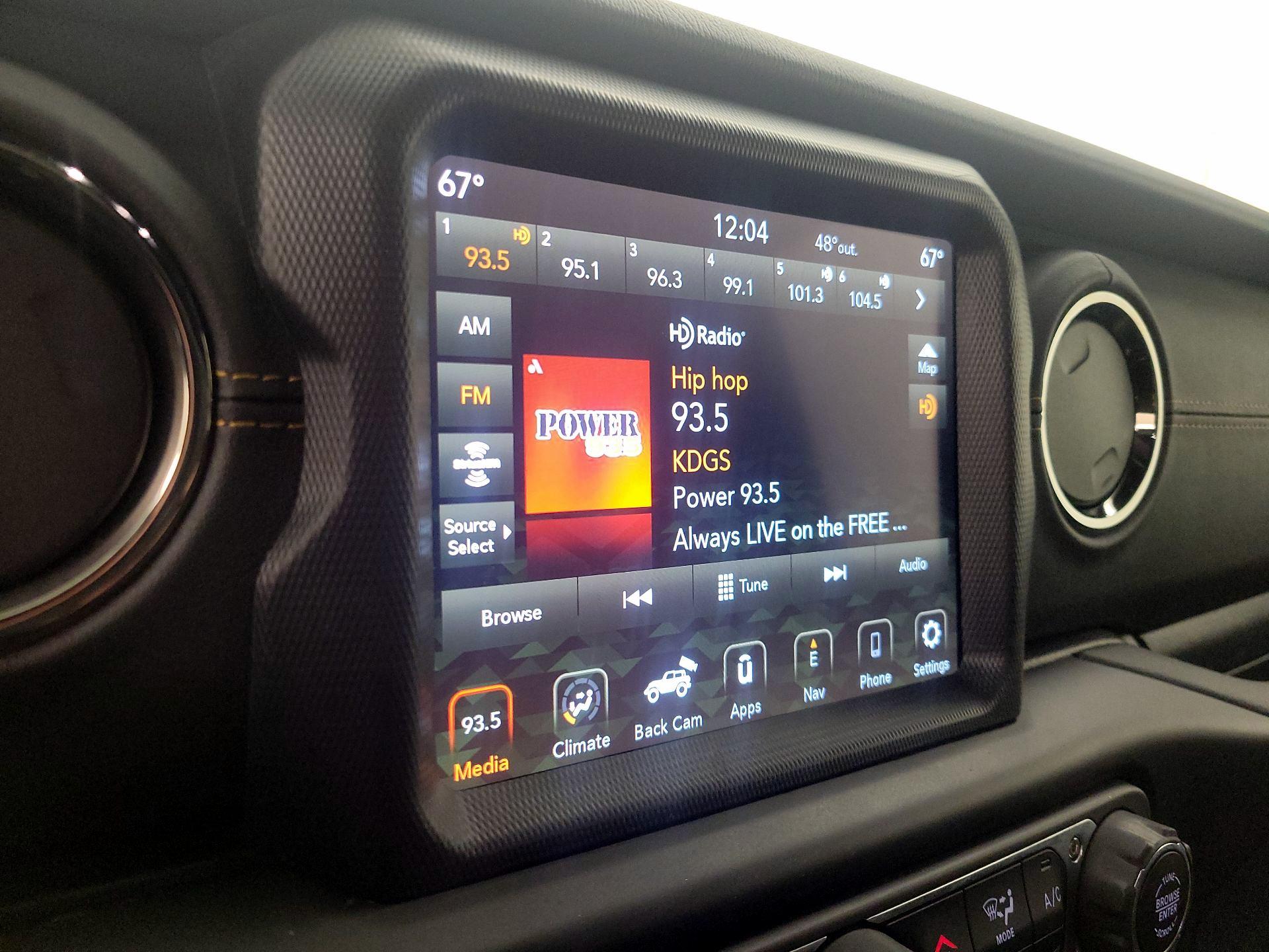 Thumbnail: 2022 Jeep Wrangler - 16