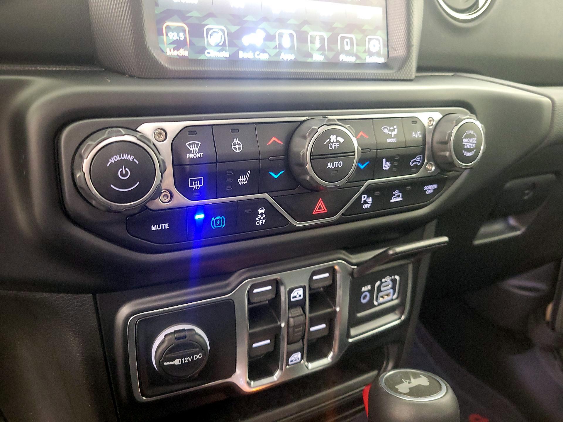 Thumbnail: 2022 Jeep Wrangler - 17