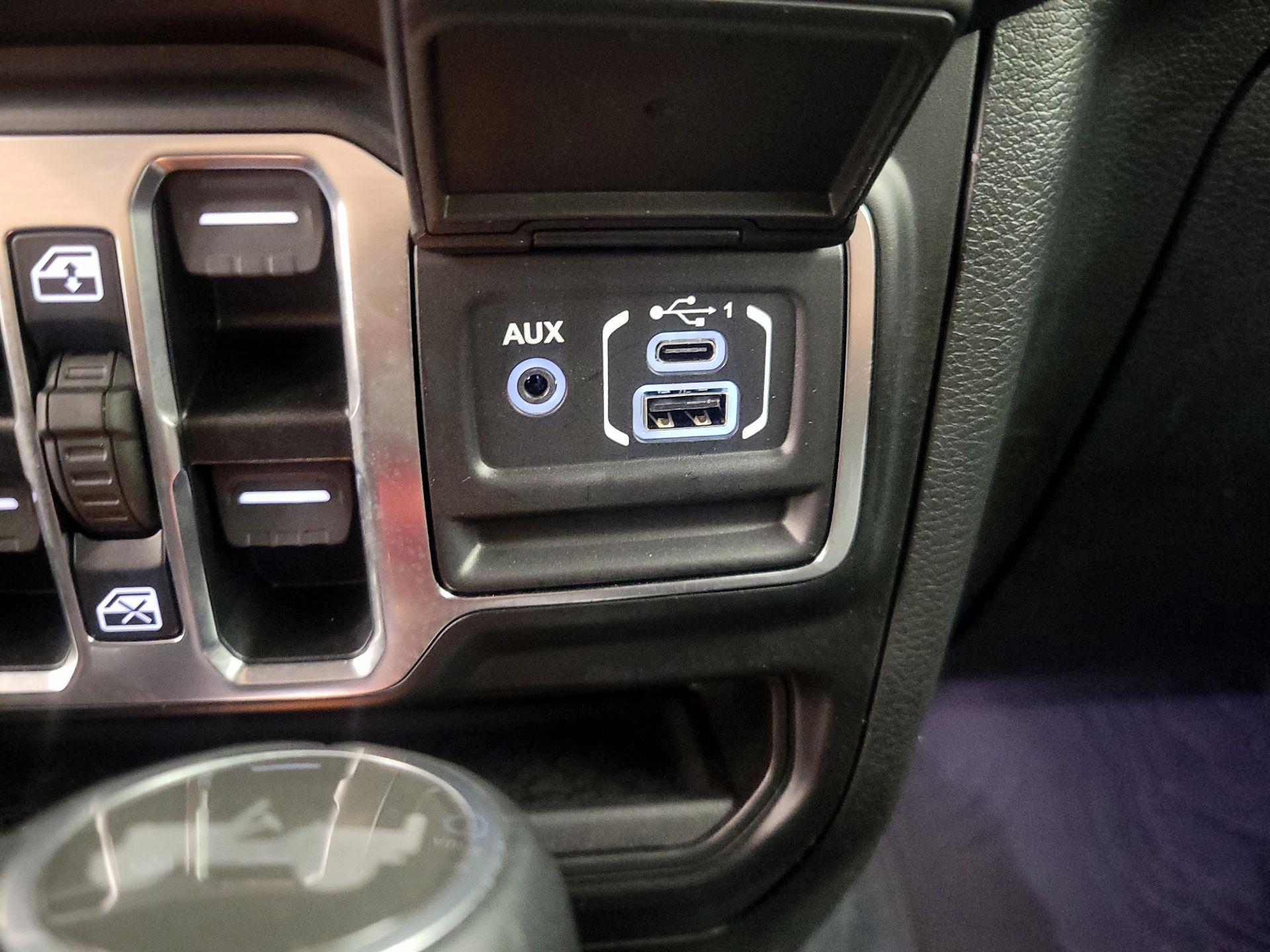 Thumbnail: 2022 Jeep Wrangler - 19