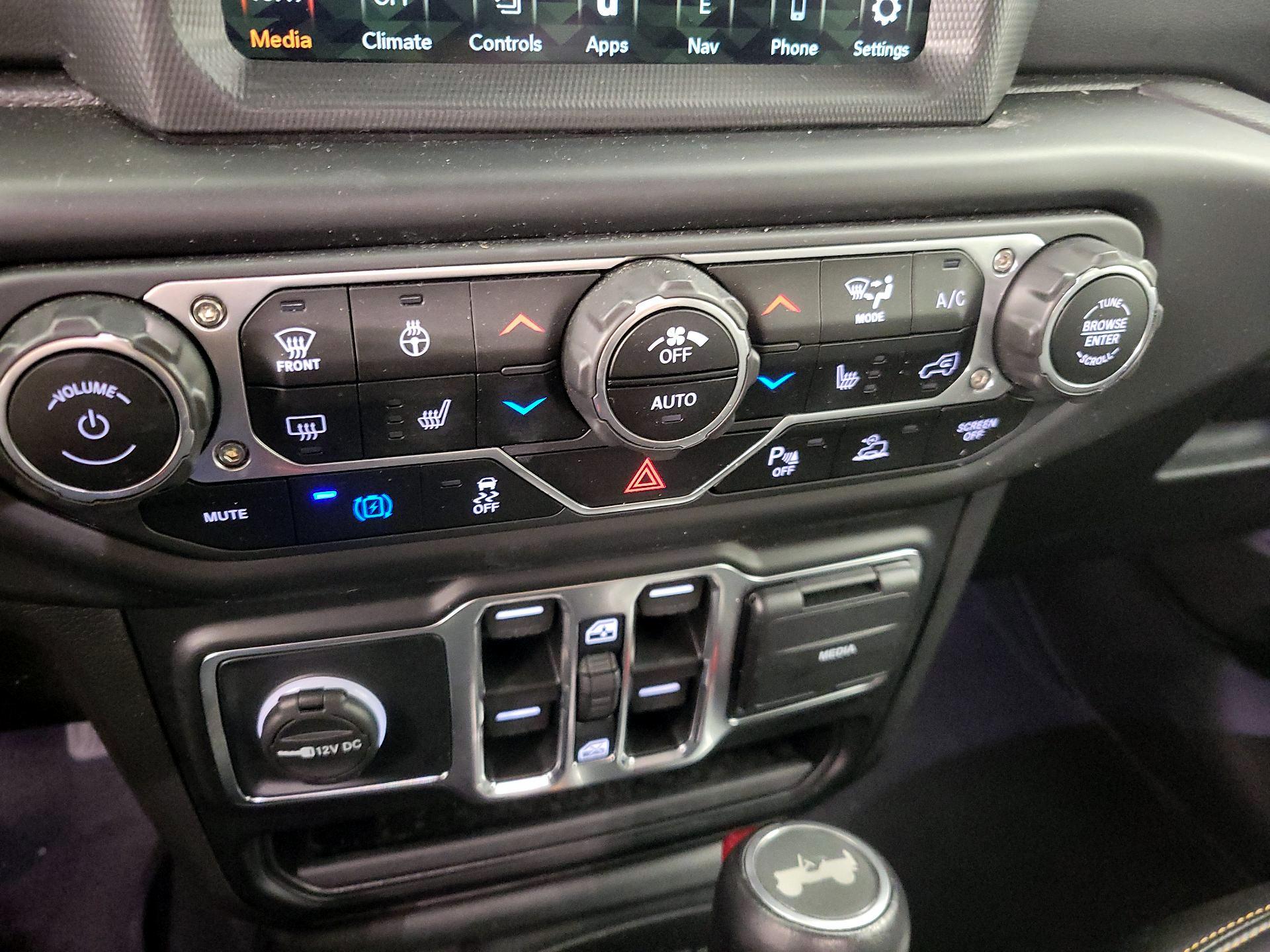 Thumbnail: 2022 Jeep Wrangler - 17