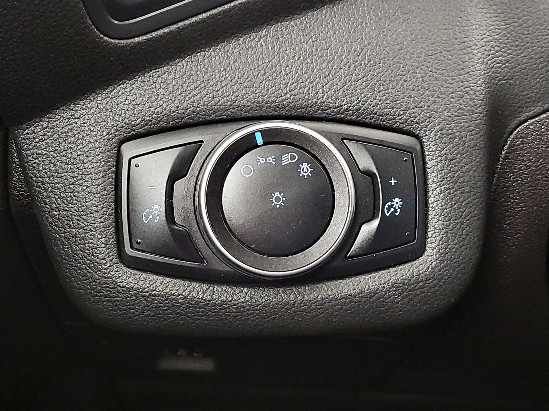 Thumbnail: 2016 Ford Escape - 13