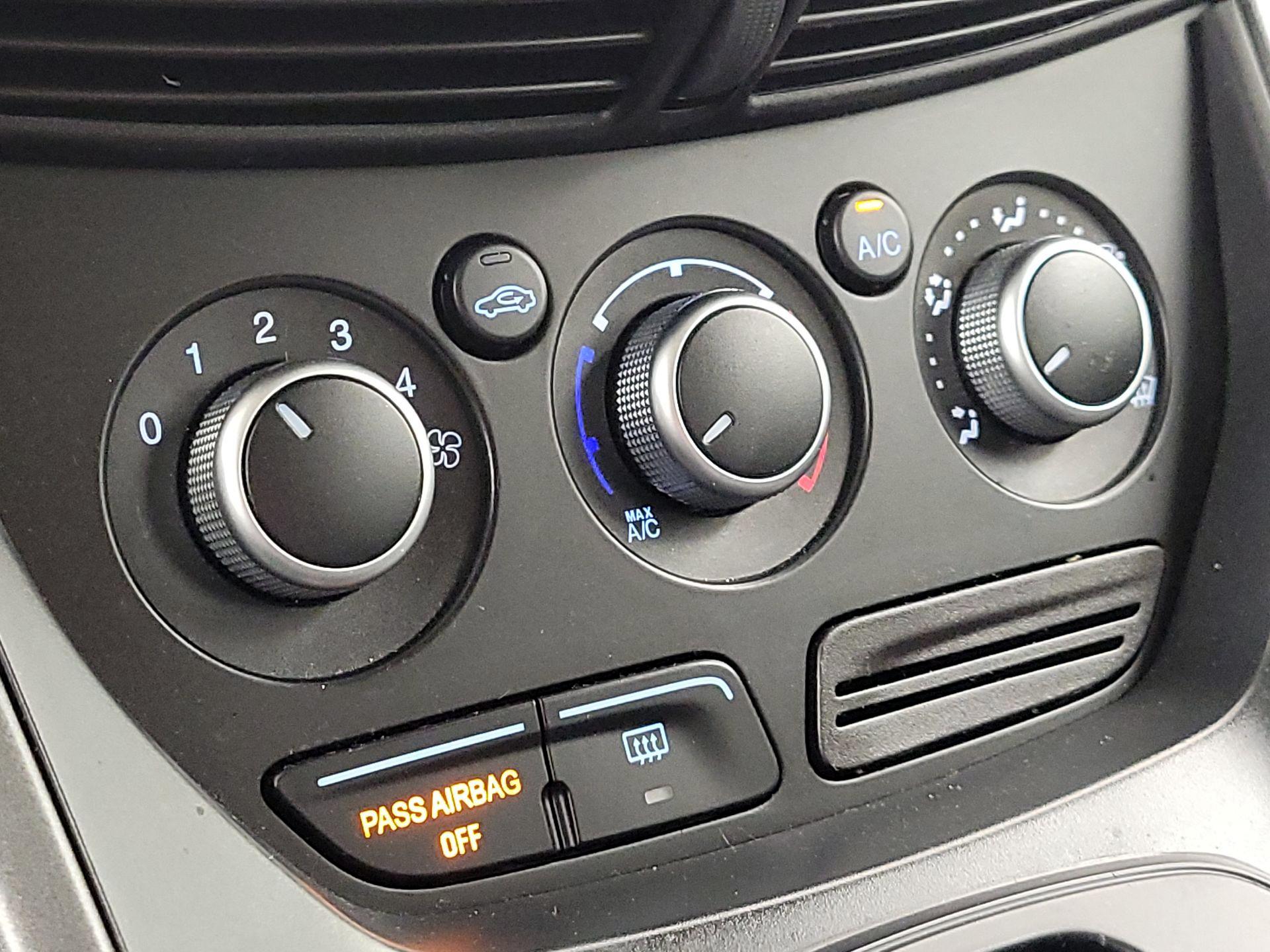 Thumbnail: 2016 Ford Escape - 16