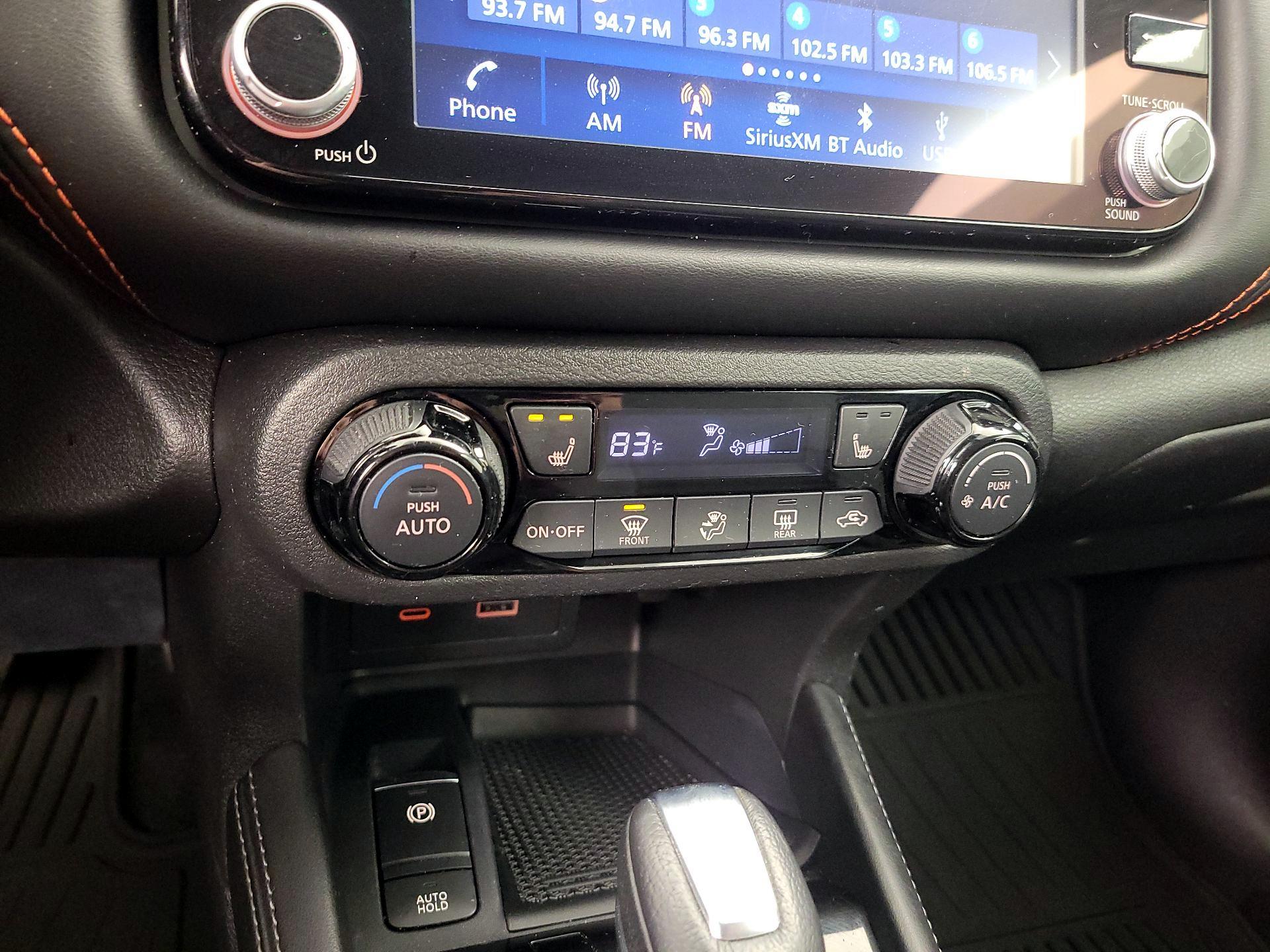 Thumbnail: 2021 Nissan Kicks - 16