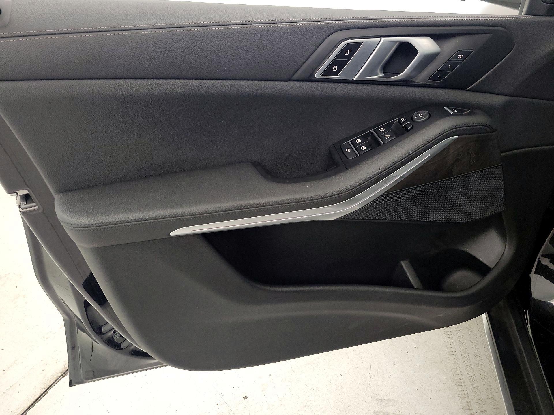 Thumbnail: 2022 BMW X5 - 12