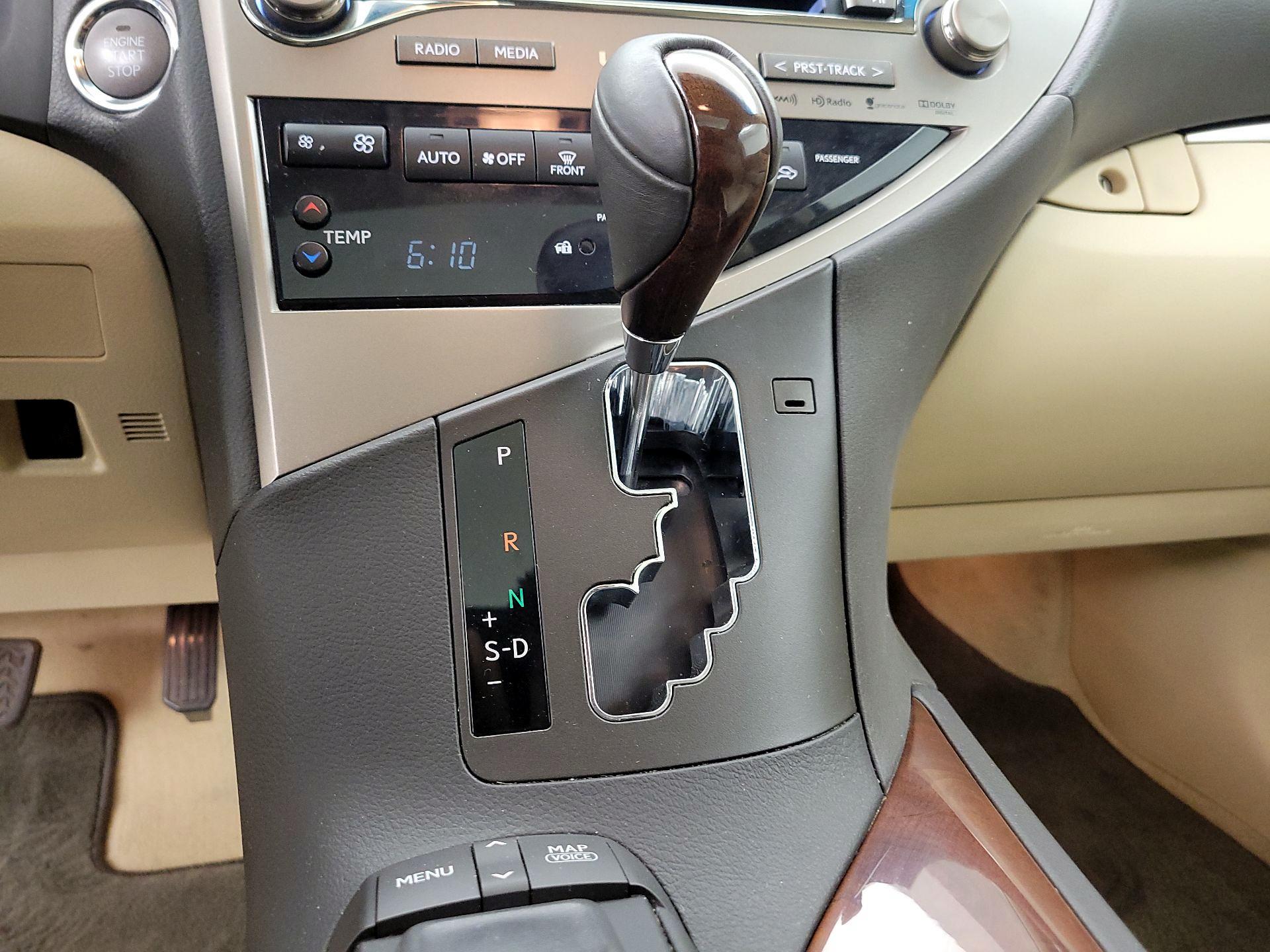 Thumbnail: 2015 Lexus RX - 18