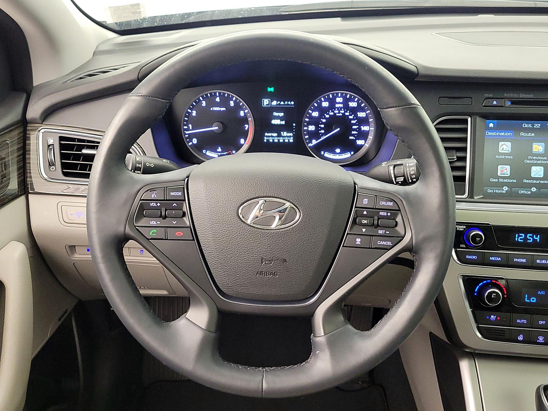 Thumbnail: 2015 Hyundai Sonata - 10