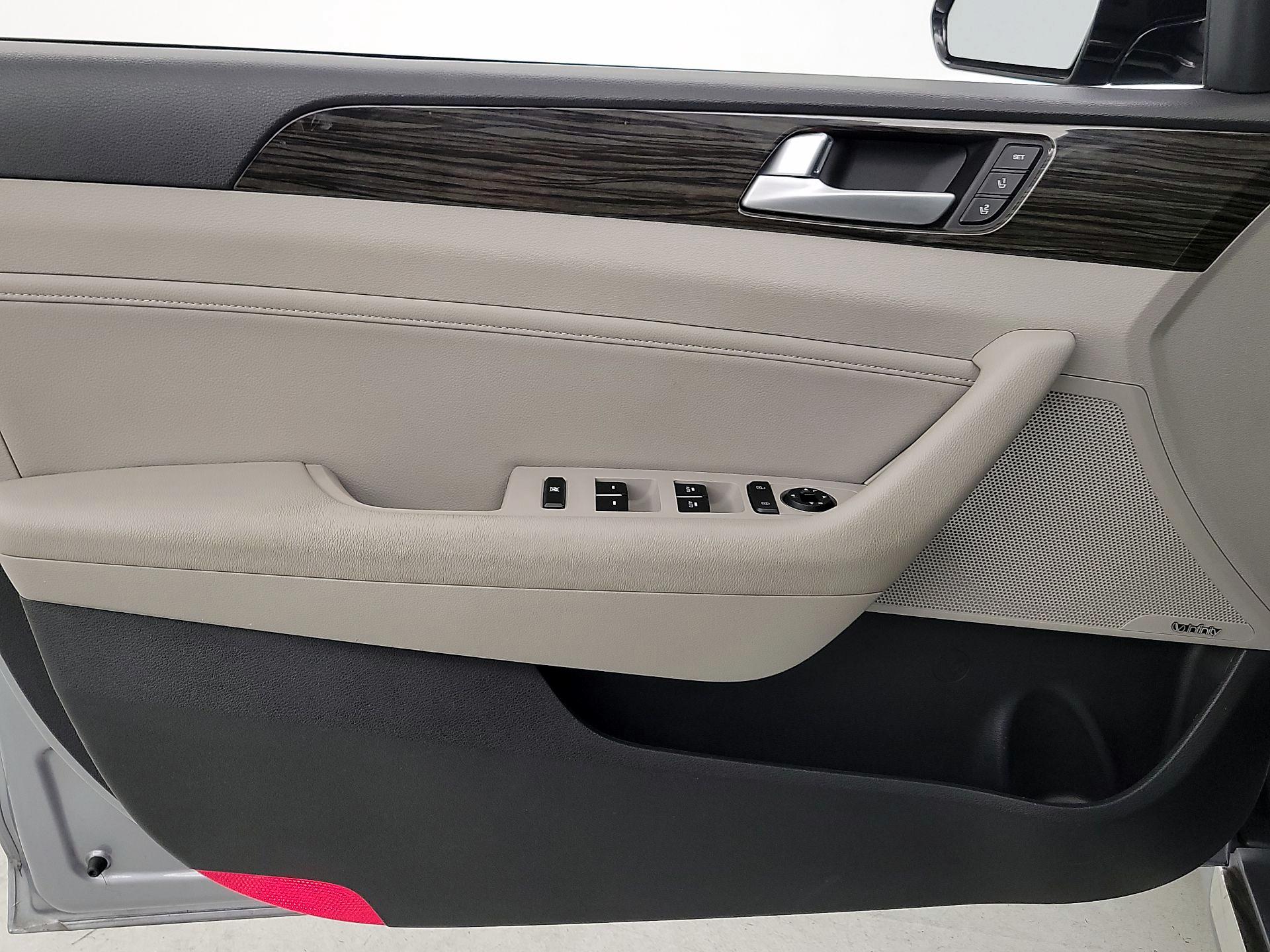 Thumbnail: 2015 Hyundai Sonata - 12