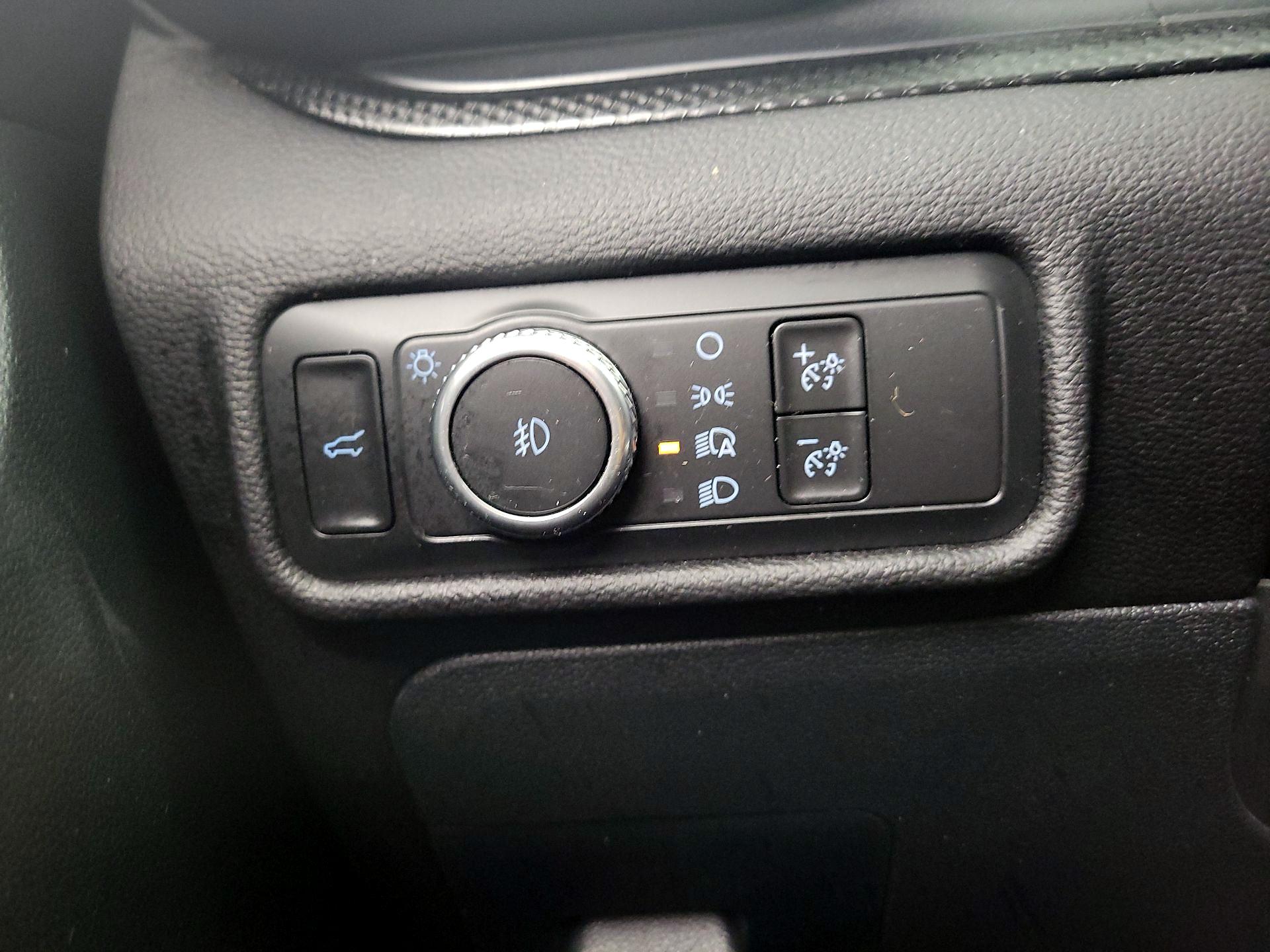 Thumbnail: 2021 Ford Explorer - 13