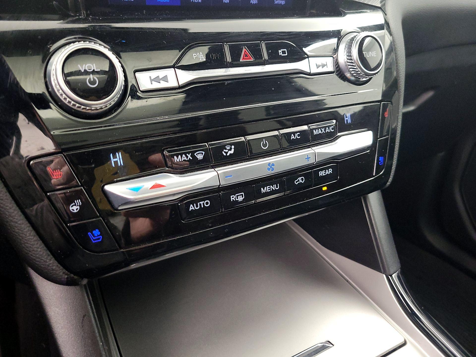 Thumbnail: 2021 Ford Explorer - 17