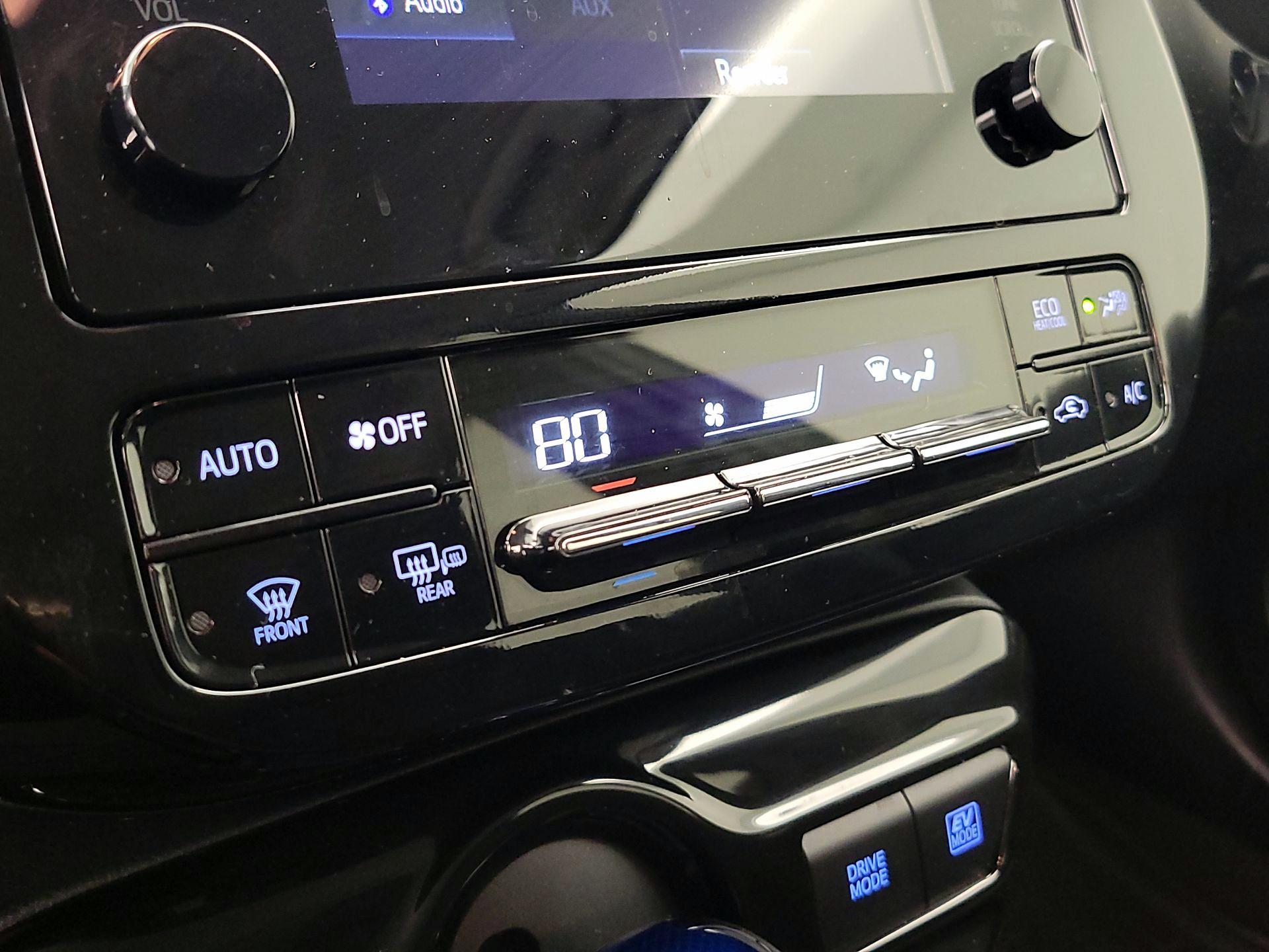 Thumbnail: 2018 Toyota Prius - 16