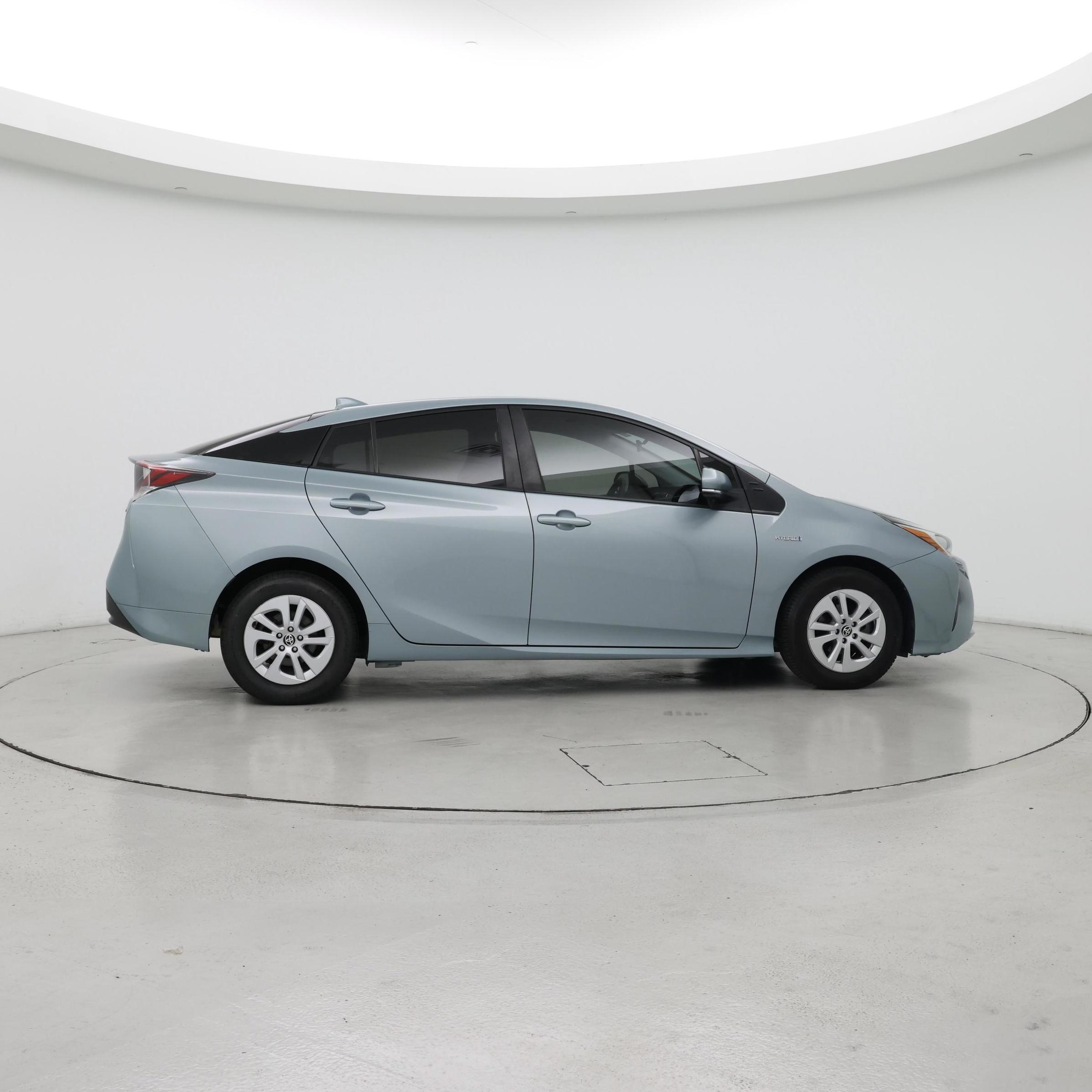 Thumbnail: 2018 Toyota Prius - 7