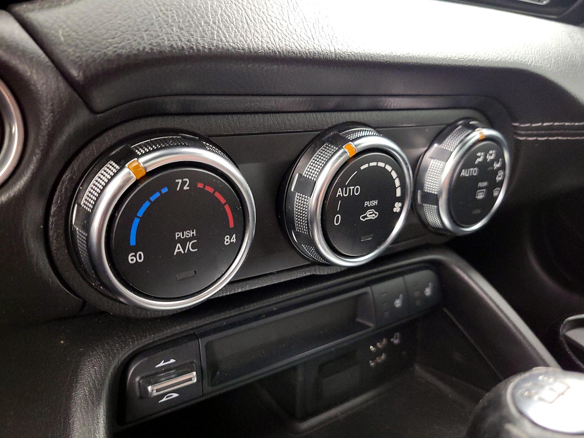 Thumbnail: 2022 Mazda MX-5 Miata - 16