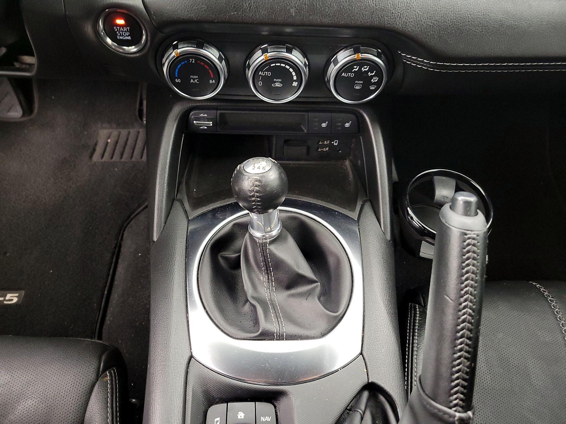 Thumbnail: 2022 Mazda MX-5 Miata - 17