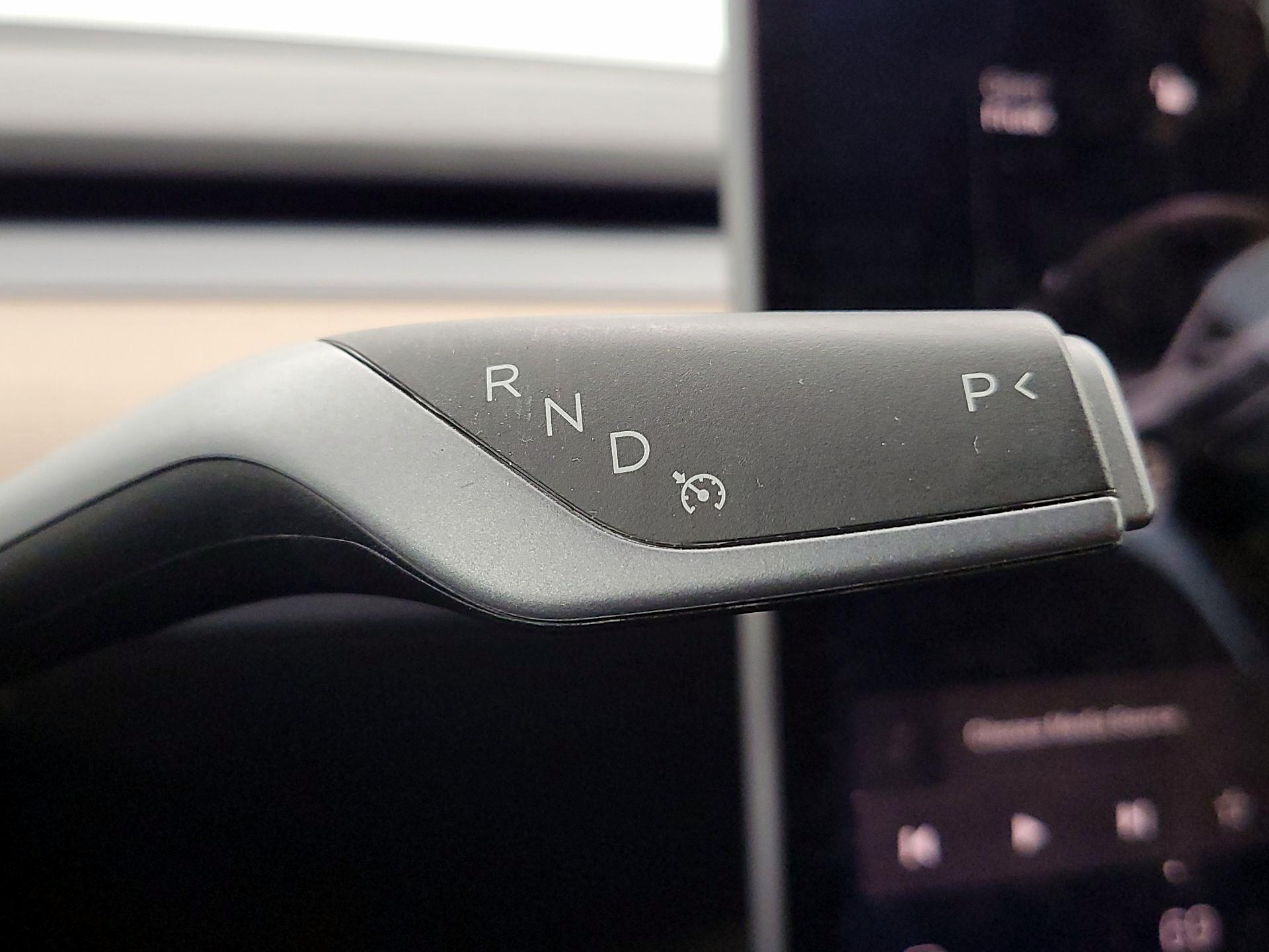 Thumbnail: 2022 Tesla Model 3 - 17