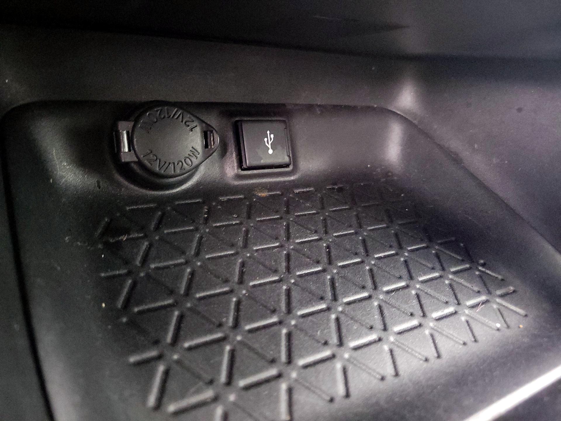 Thumbnail: 2021 Toyota RAV4 - 18