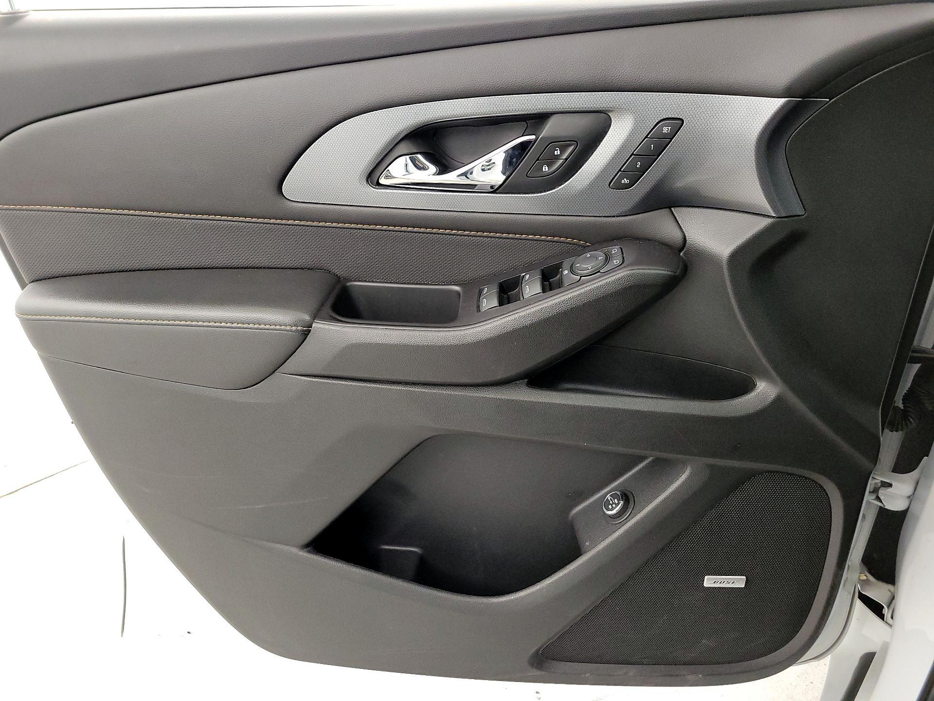 Thumbnail: 2020 Chevrolet Traverse - 12