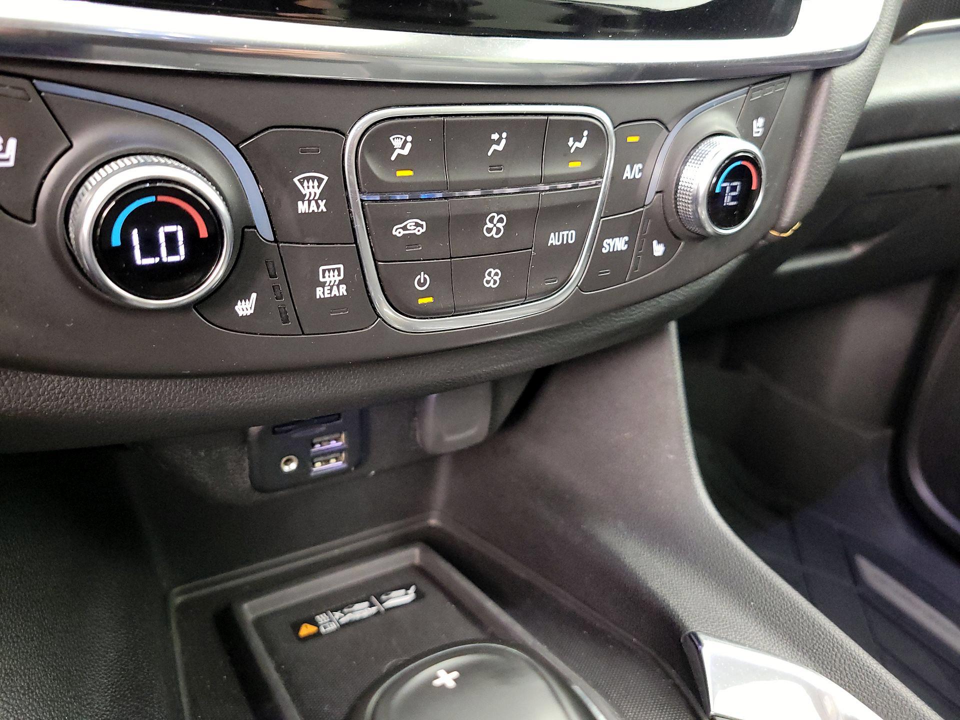 Thumbnail: 2020 Chevrolet Traverse - 16
