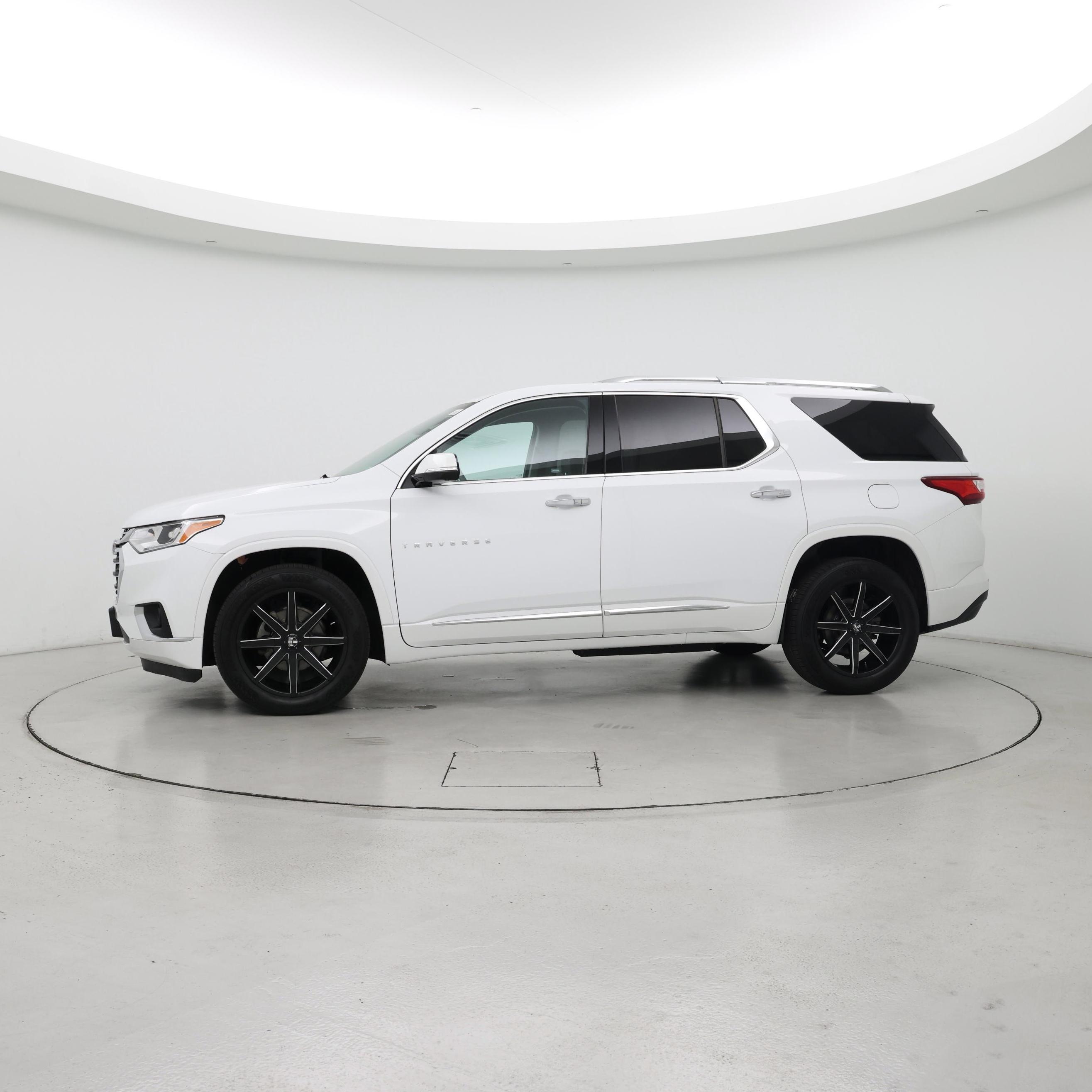 Thumbnail: 2020 Chevrolet Traverse - 3