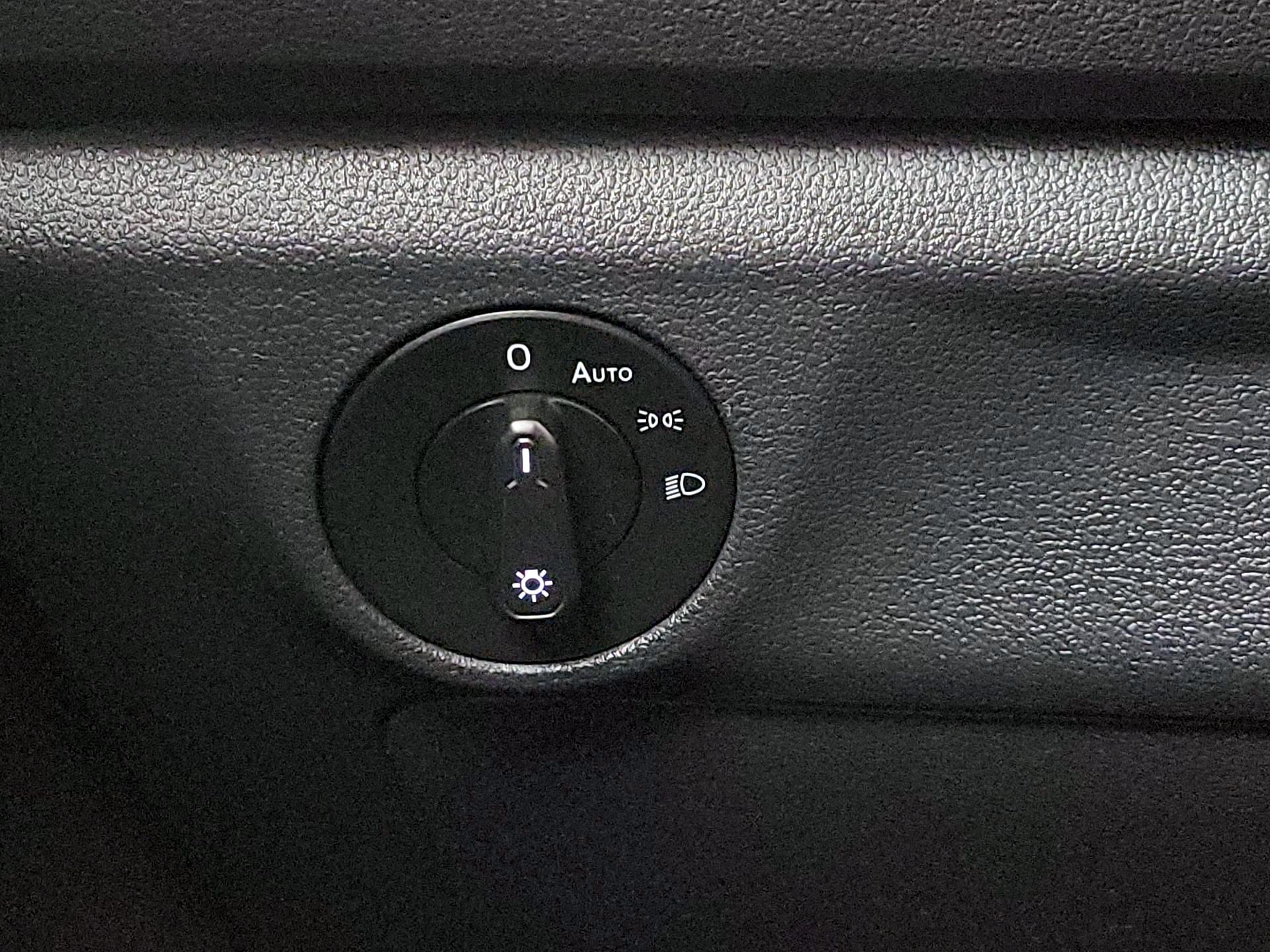 Thumbnail: 2019 Volkswagen Jetta - 13