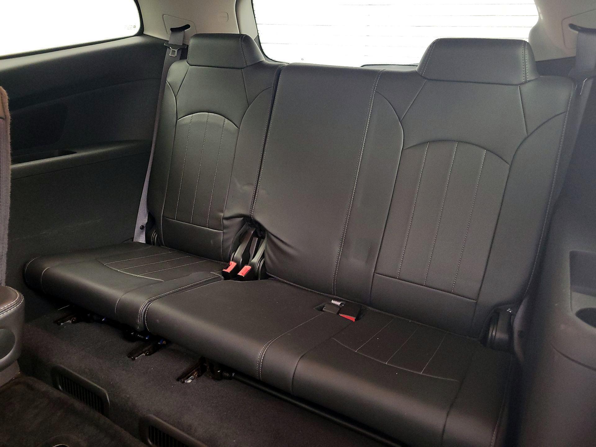 Thumbnail: 2015 Chevrolet Traverse - 20