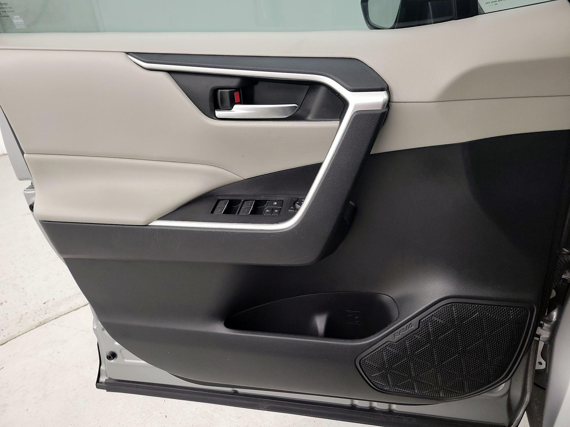 Thumbnail: 2023 Toyota RAV4 - 12