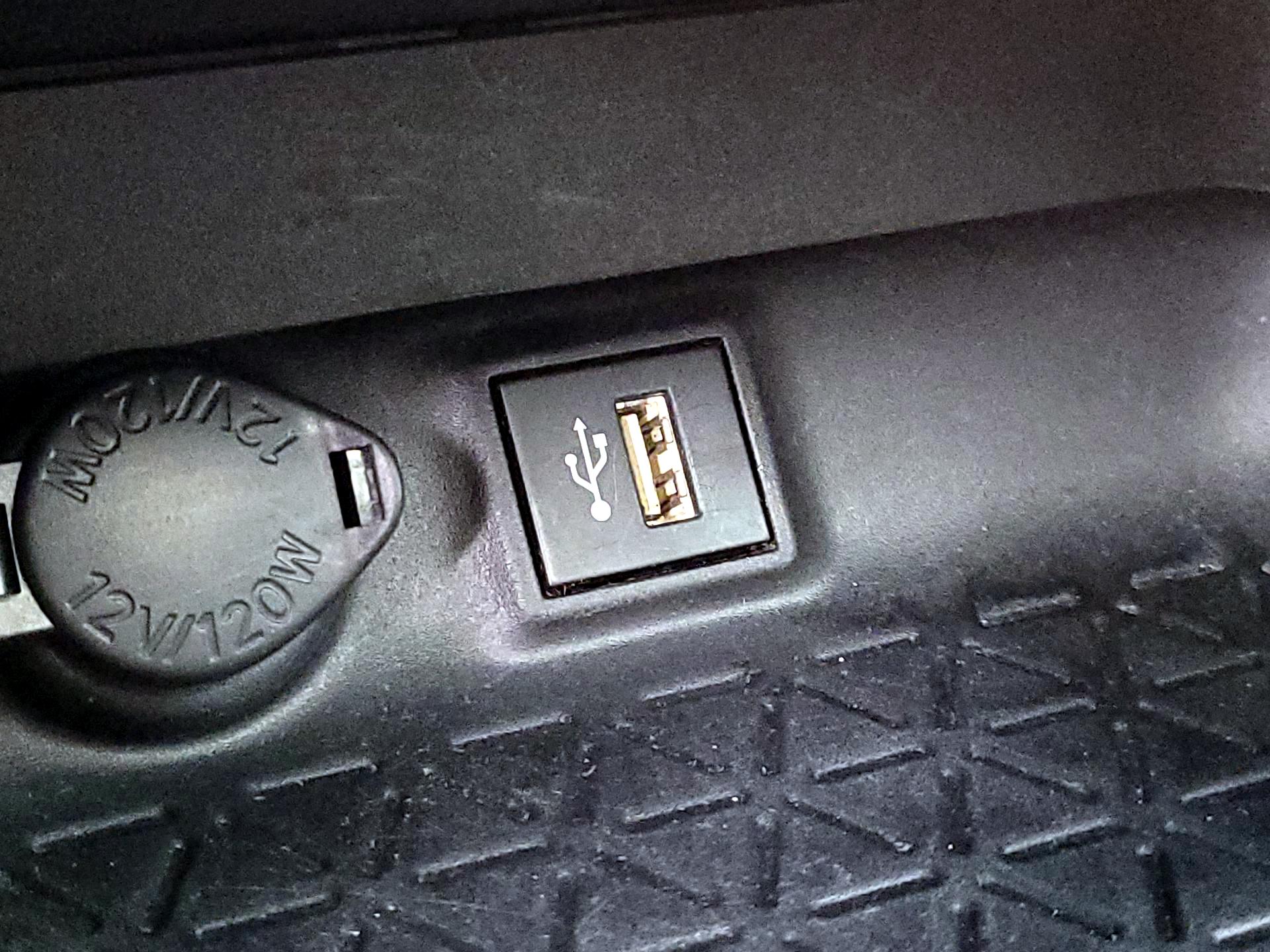 Thumbnail: 2023 Toyota RAV4 - 18