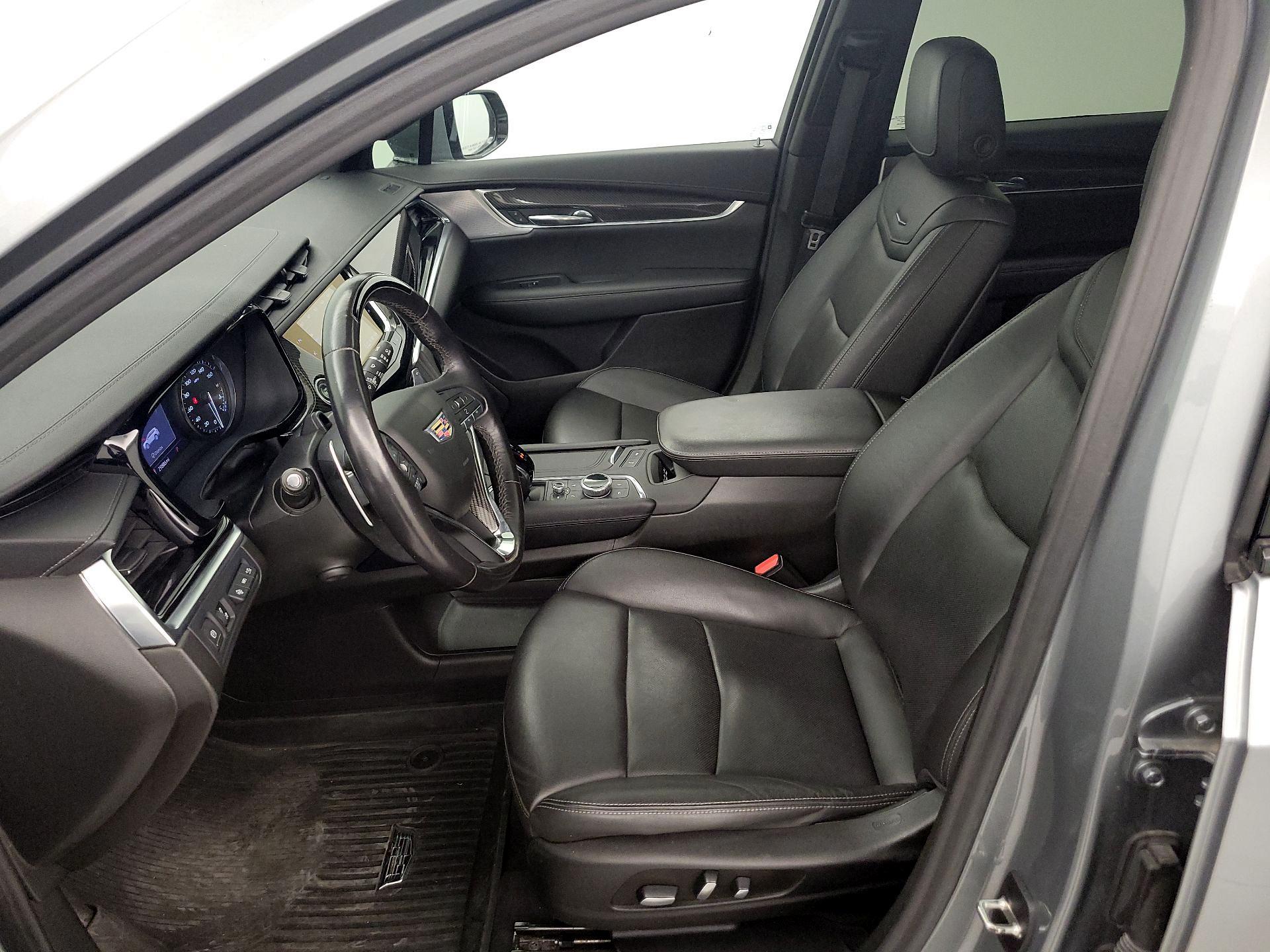 Thumbnail: 2023 Cadillac XT6 - 11