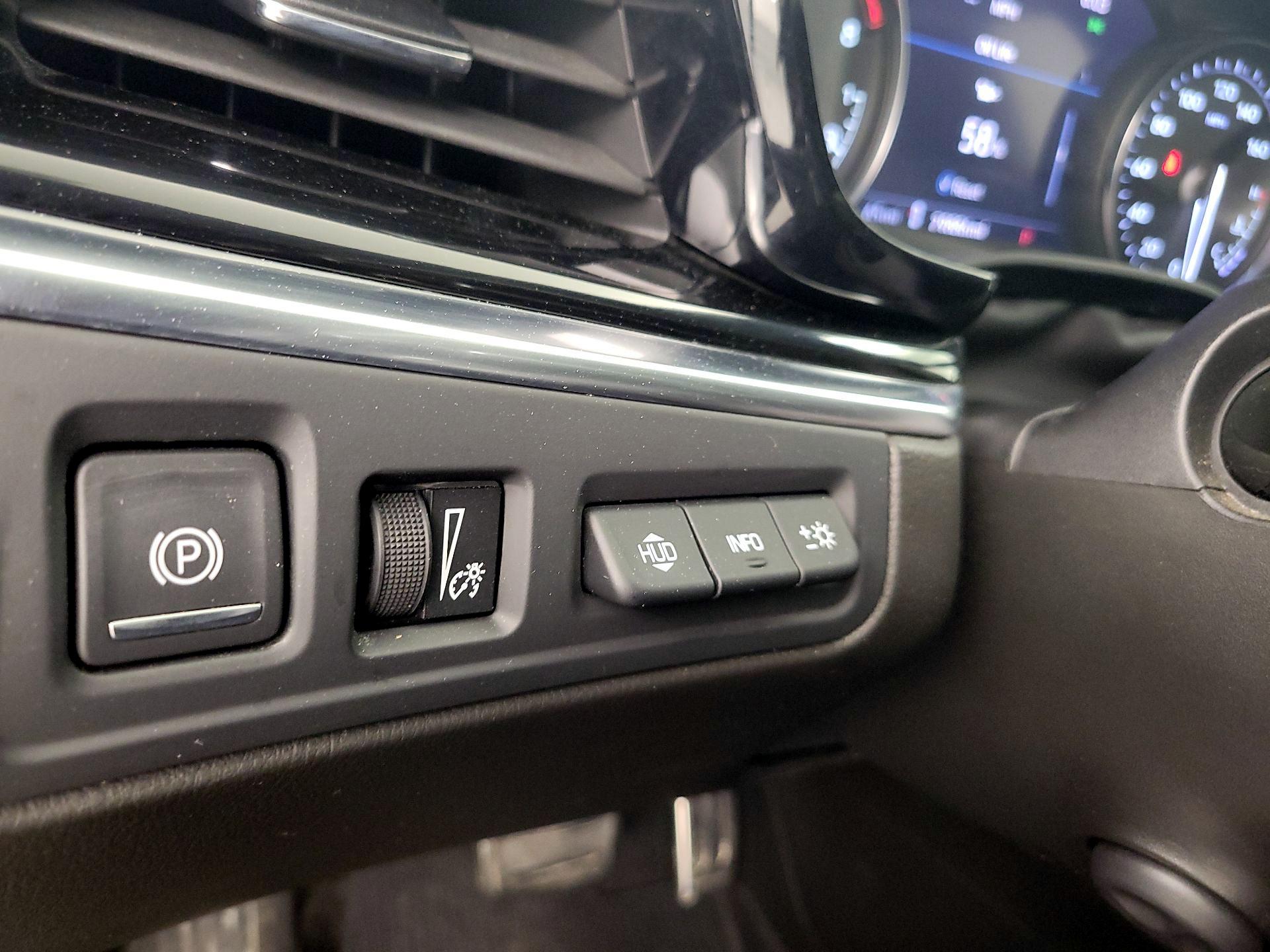 Thumbnail: 2023 Cadillac XT6 - 13