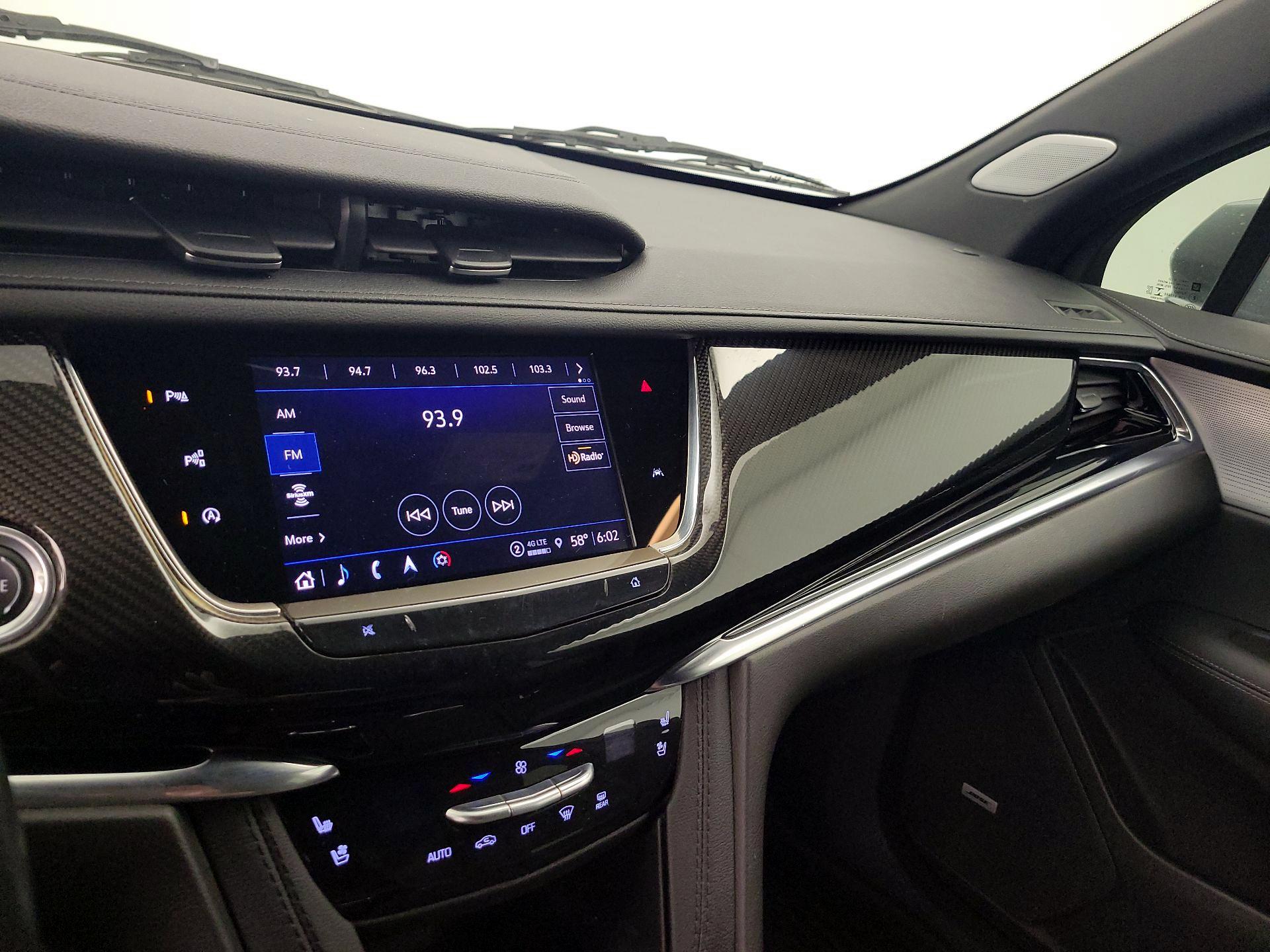 Thumbnail: 2023 Cadillac XT6 - 15