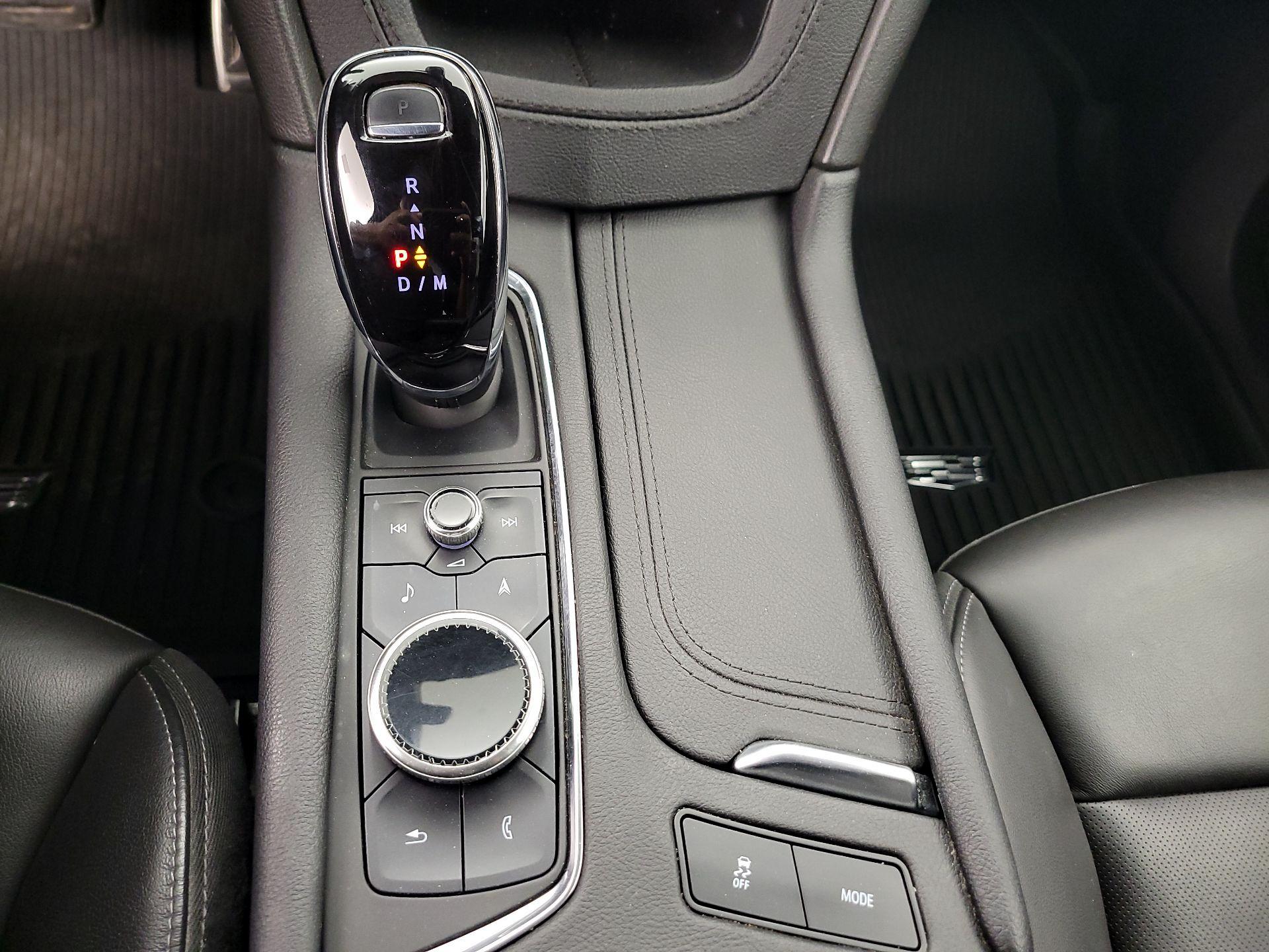 Thumbnail: 2023 Cadillac XT6 - 17