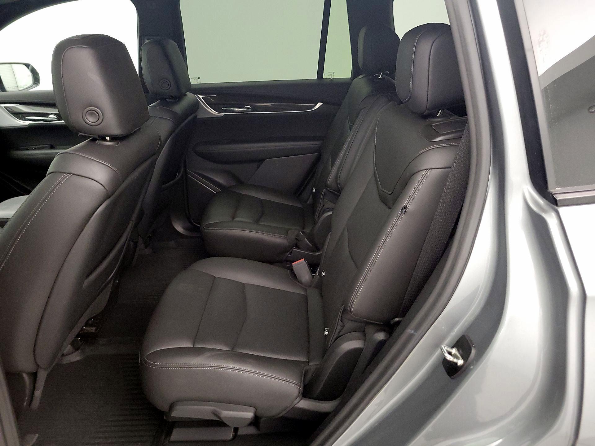 Thumbnail: 2023 Cadillac XT6 - 19