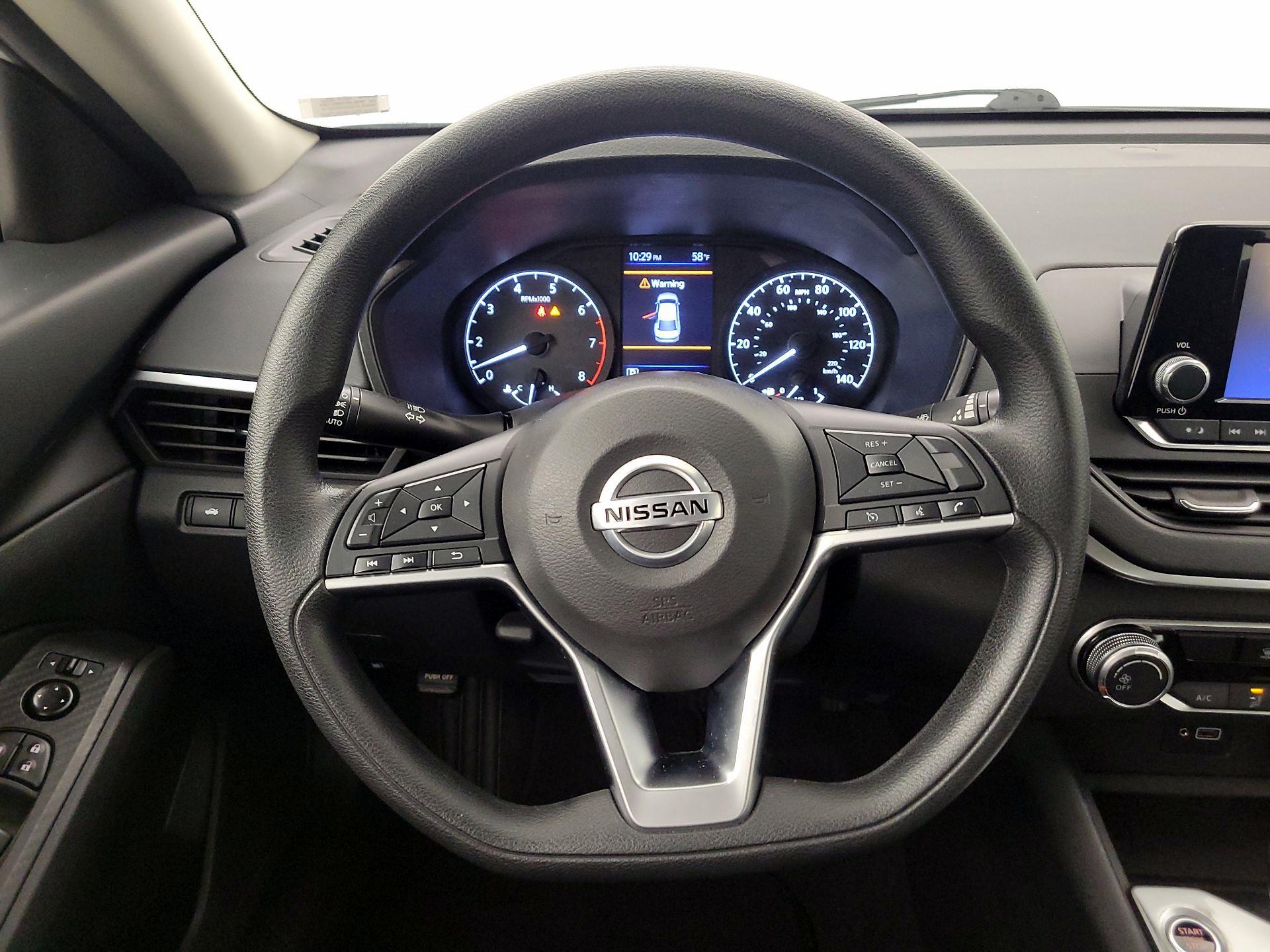 Thumbnail: 2022 Nissan Altima - 10