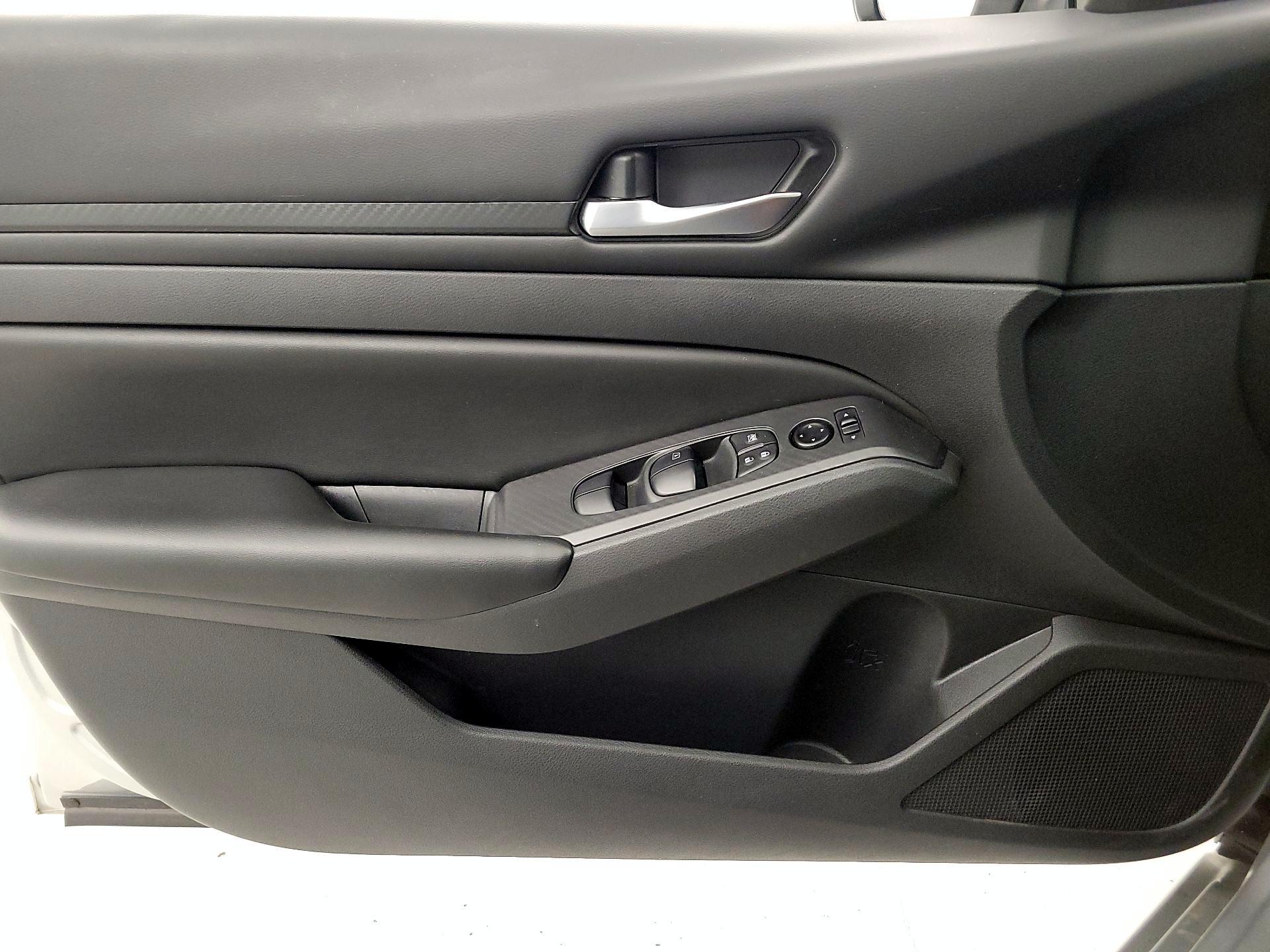 Thumbnail: 2022 Nissan Altima - 12