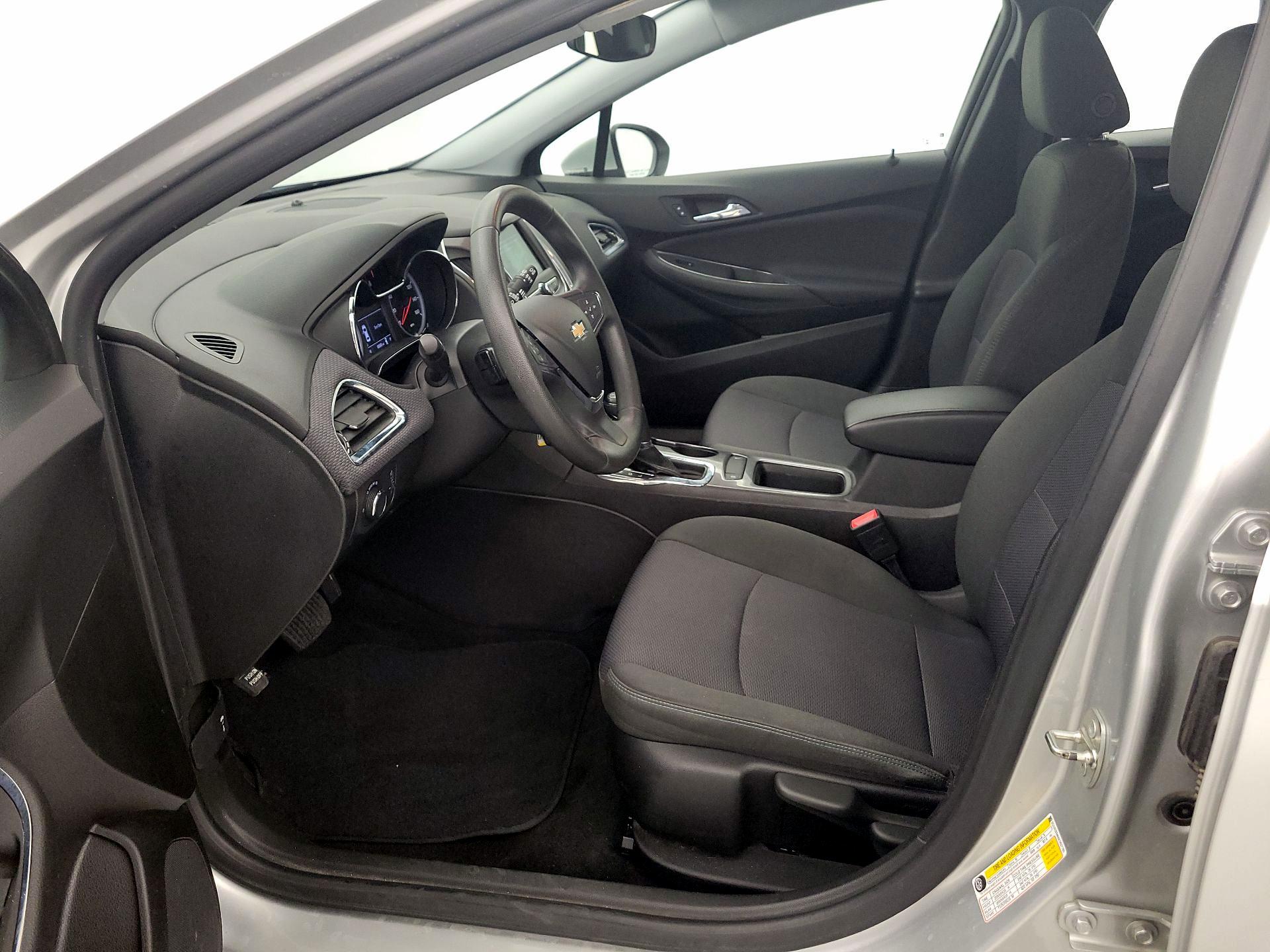 Thumbnail: 2019 Chevrolet Cruze - 11