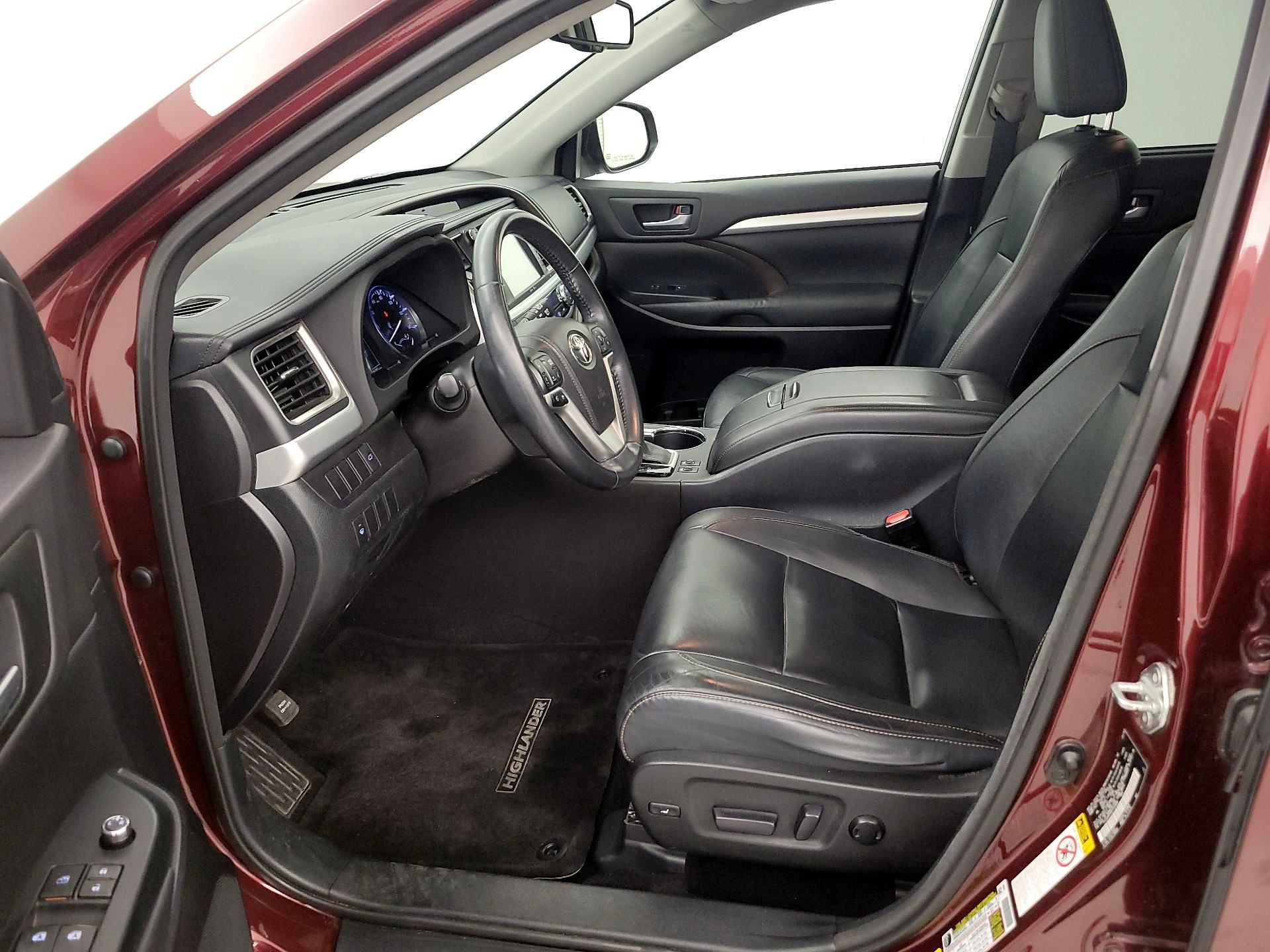 Thumbnail: 2015 Toyota Highlander - 11