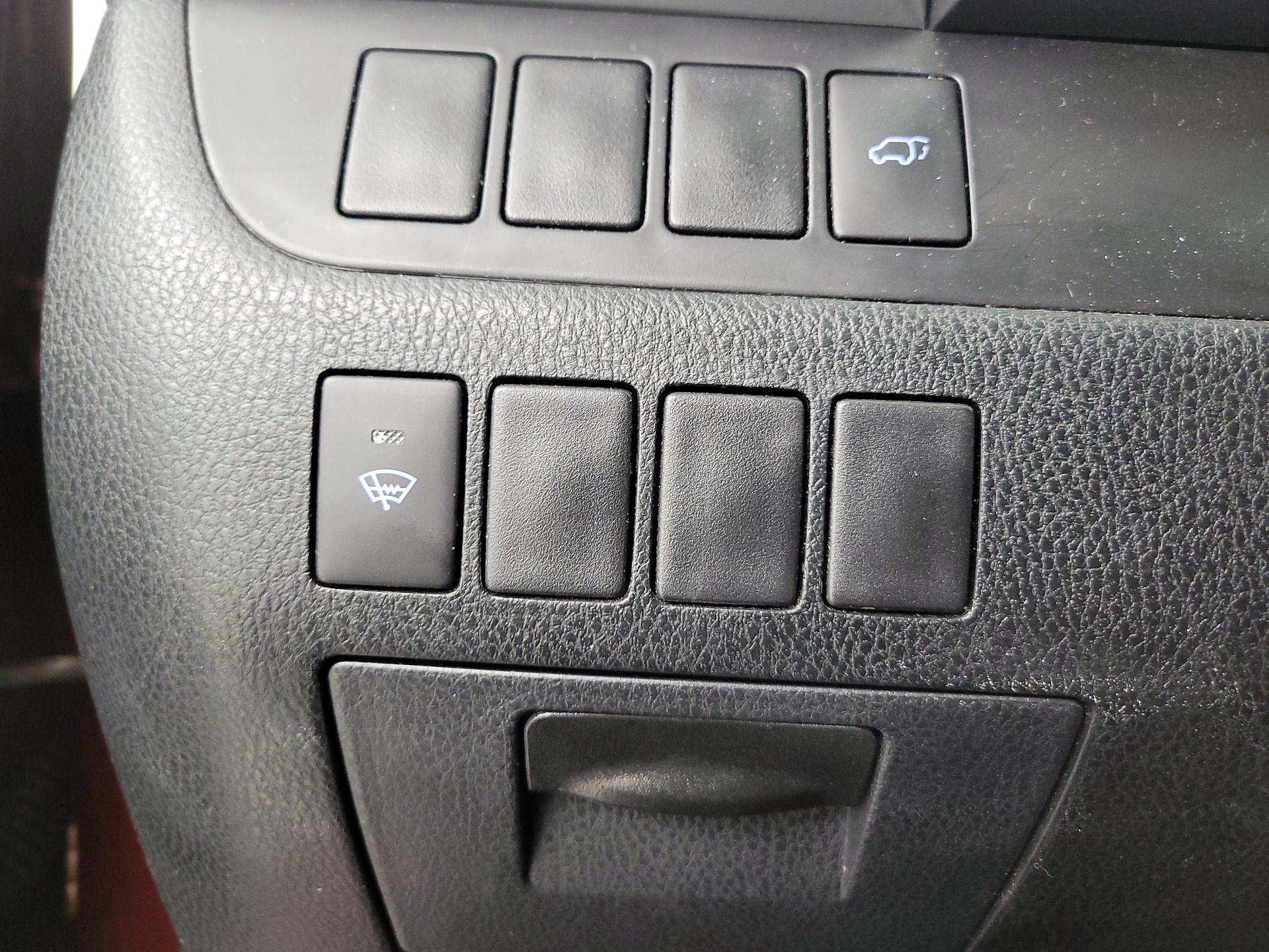 Thumbnail: 2015 Toyota Highlander - 13